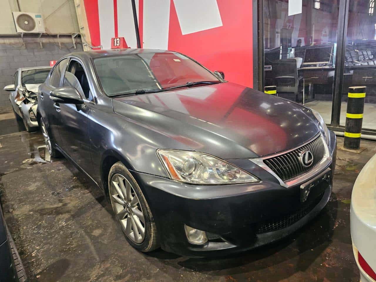 Lexus IS 250 2010 thumbnail 3