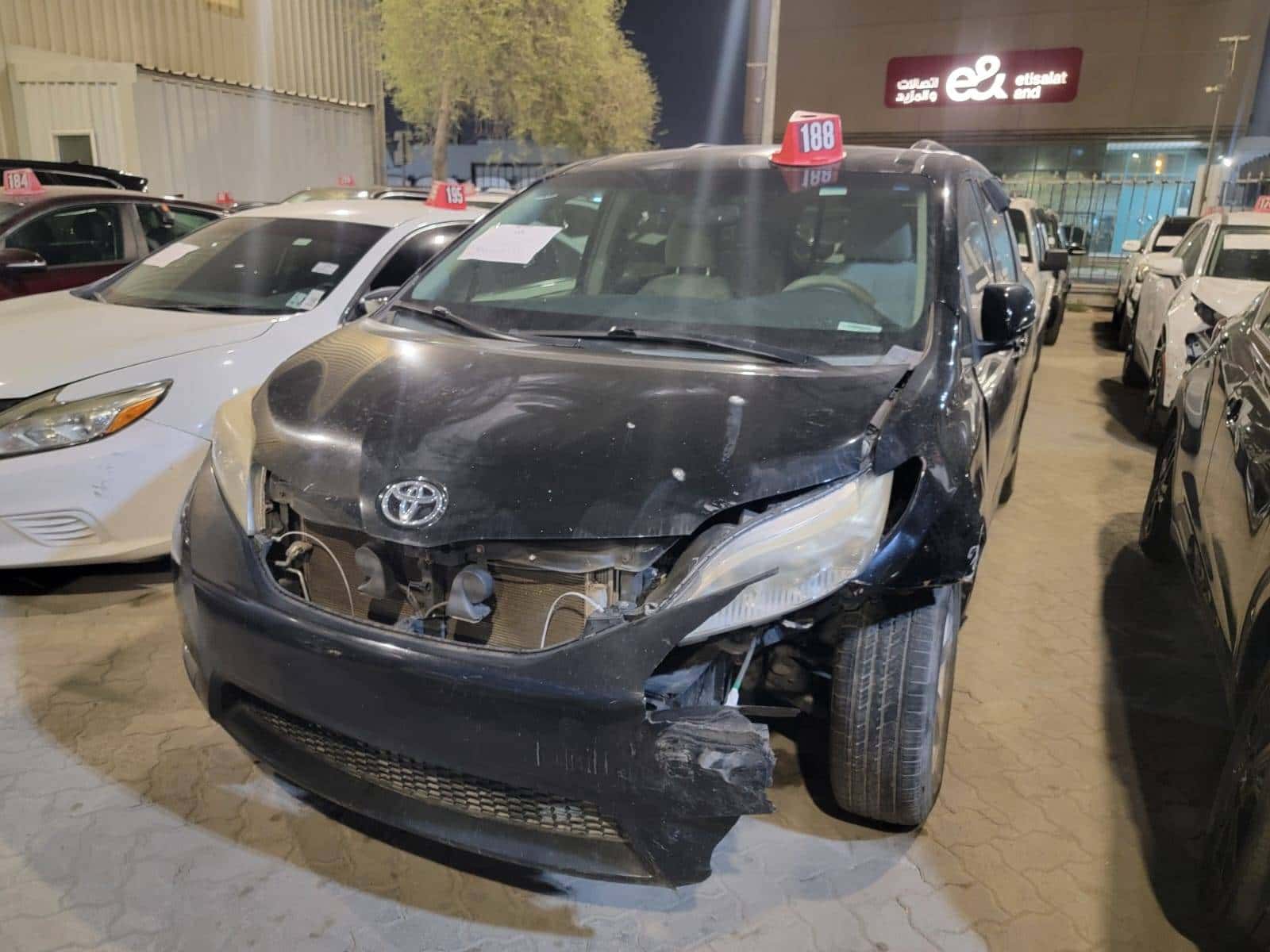 TOYOTA SIENNA 2013 thumbnail 2