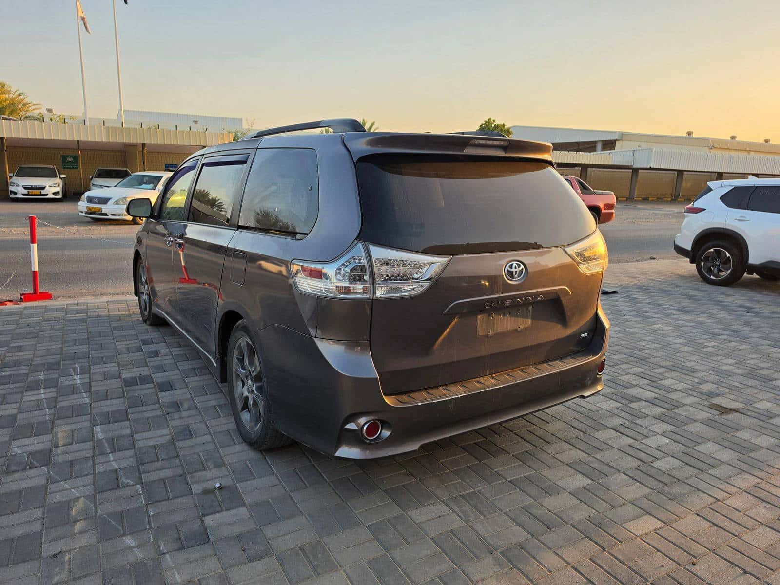 TOYOTA SIENNA 2016 thumbnail 4