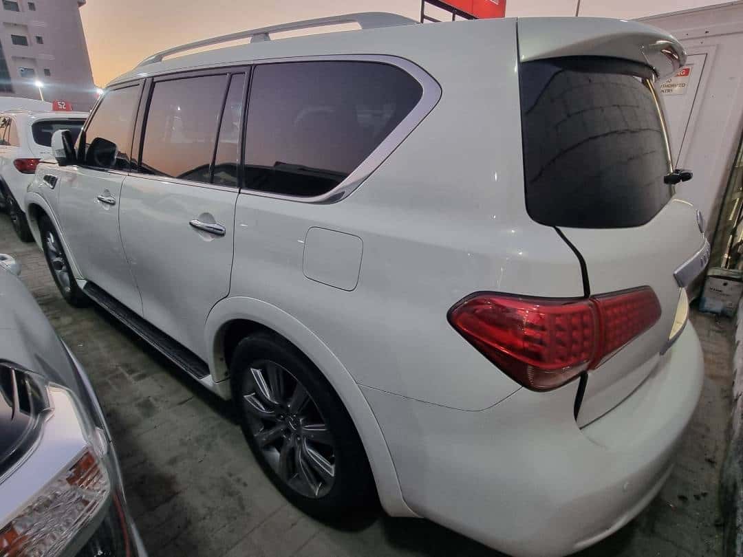 INFINITI QX56 2011 thumbnail 4