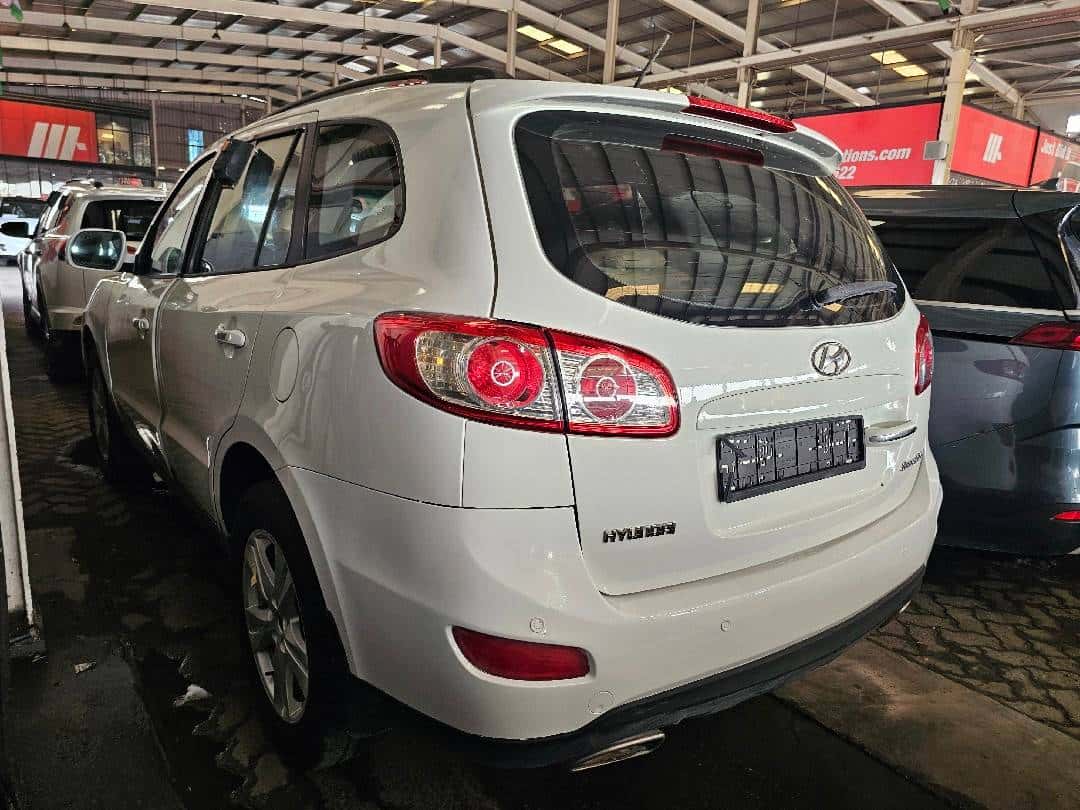 Hyundai Santa Fe 2011 thumbnail 1