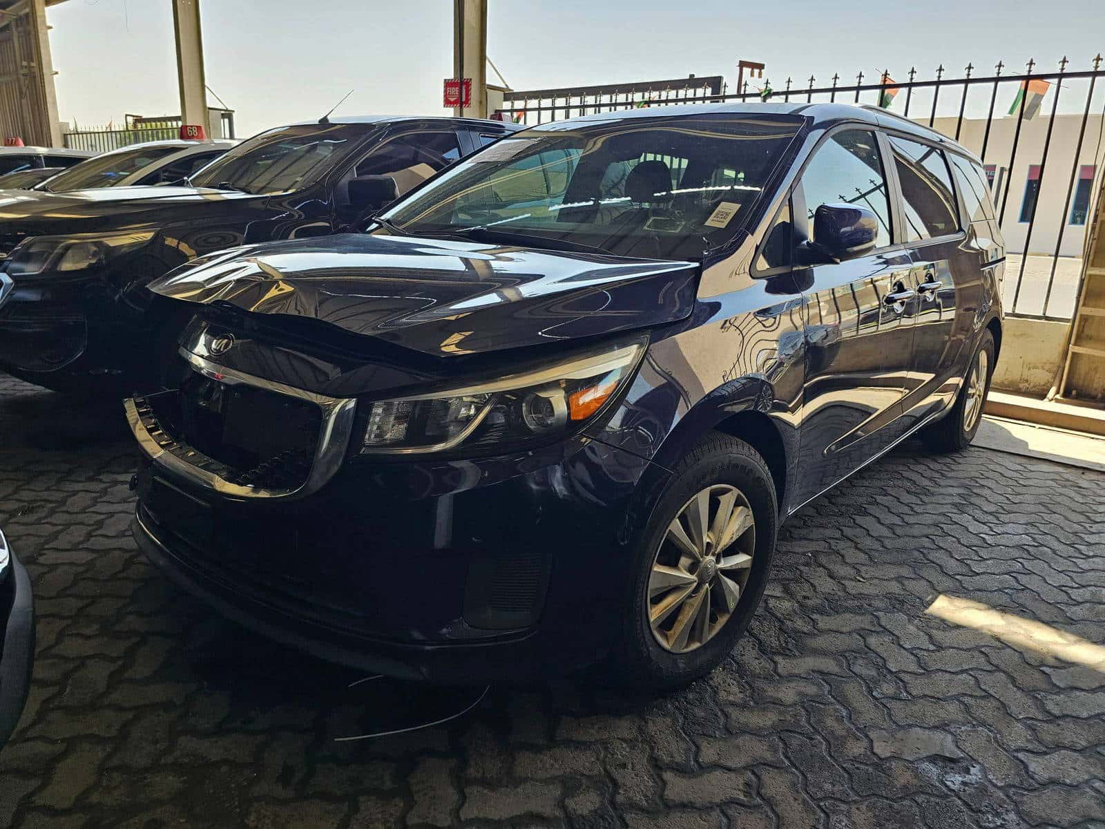 KIA SEDONA 2018 thumbnail 5