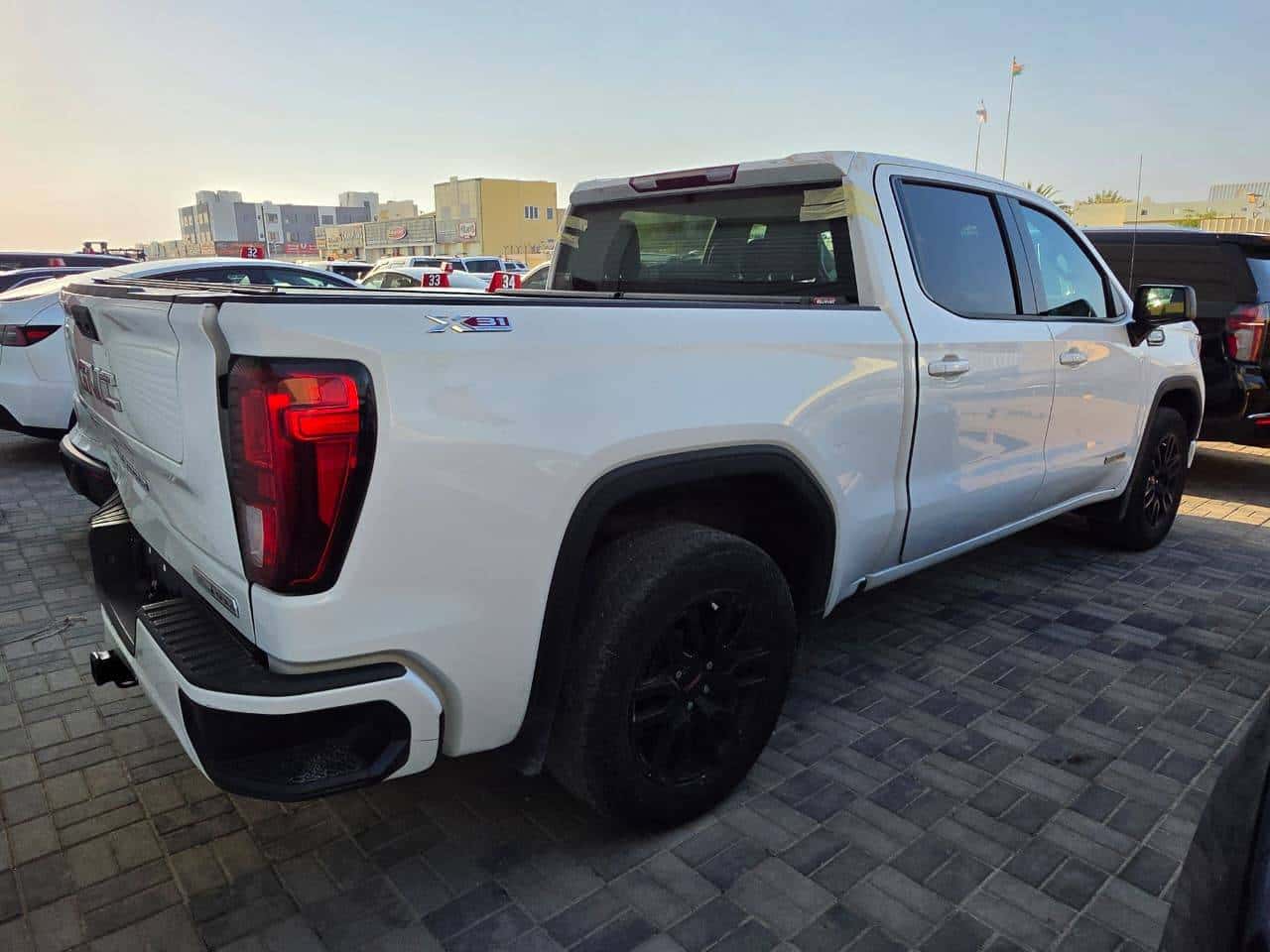 GMC SIERRA K1500 2023 thumbnail 5