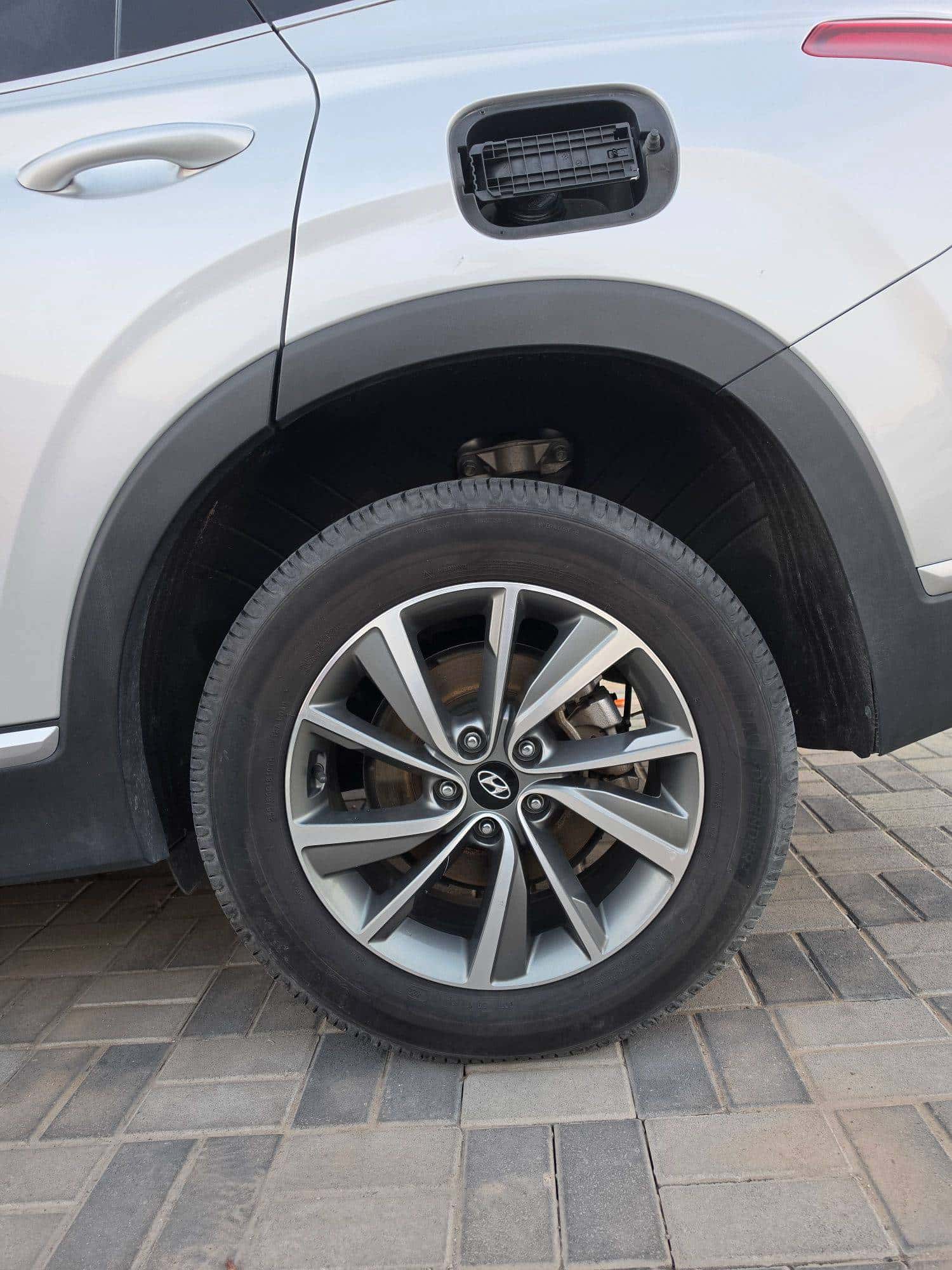 HYUNDAI SANTA FE LIMITED 2019 thumbnail 6