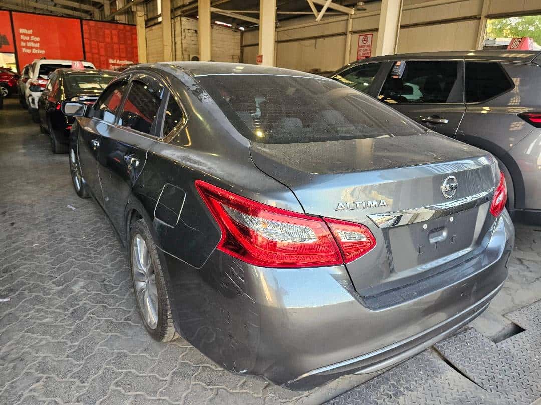 NISSAN ALTIMA - Exterior