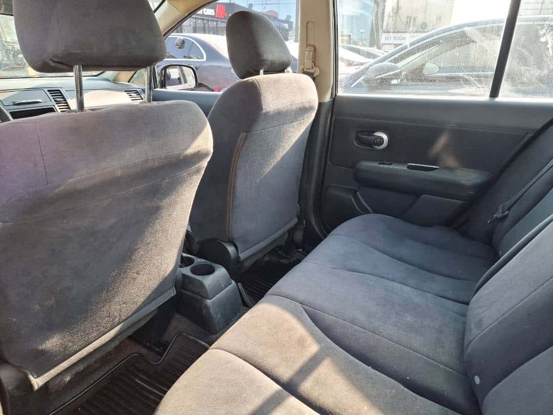 NISSAN VERSA - Exterior