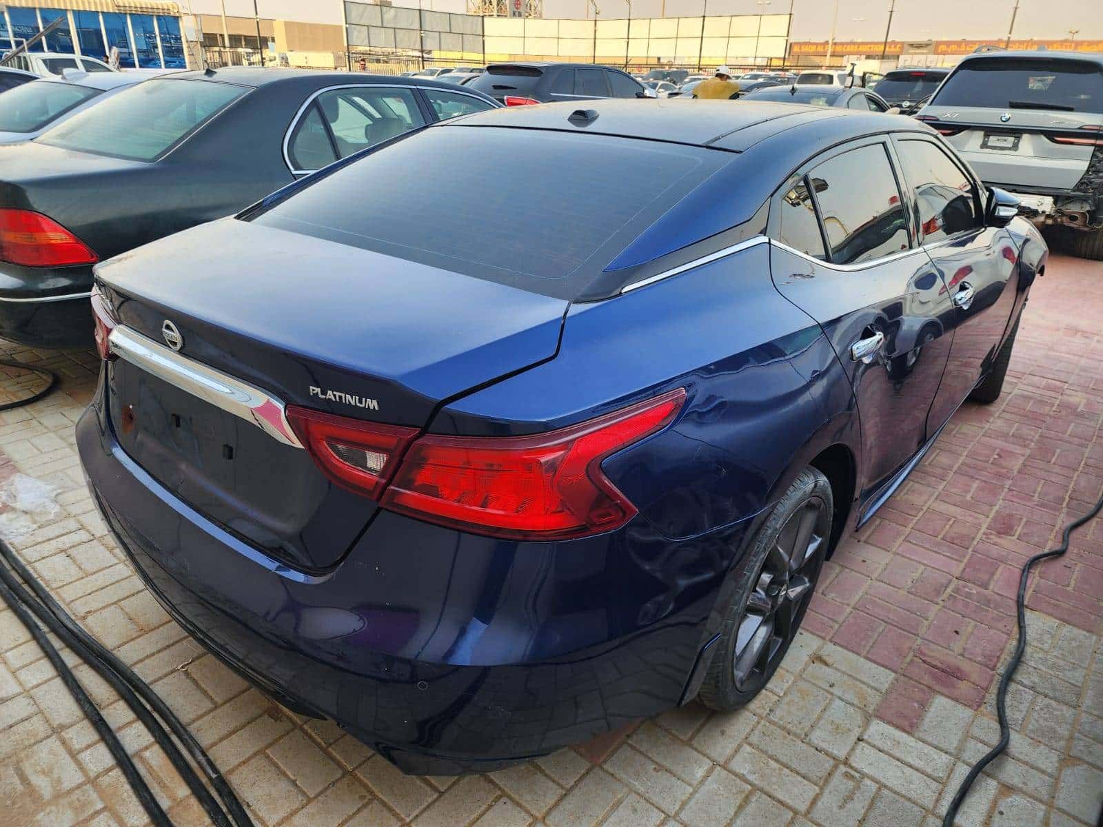 NISSAN MAXIMA - Exterior