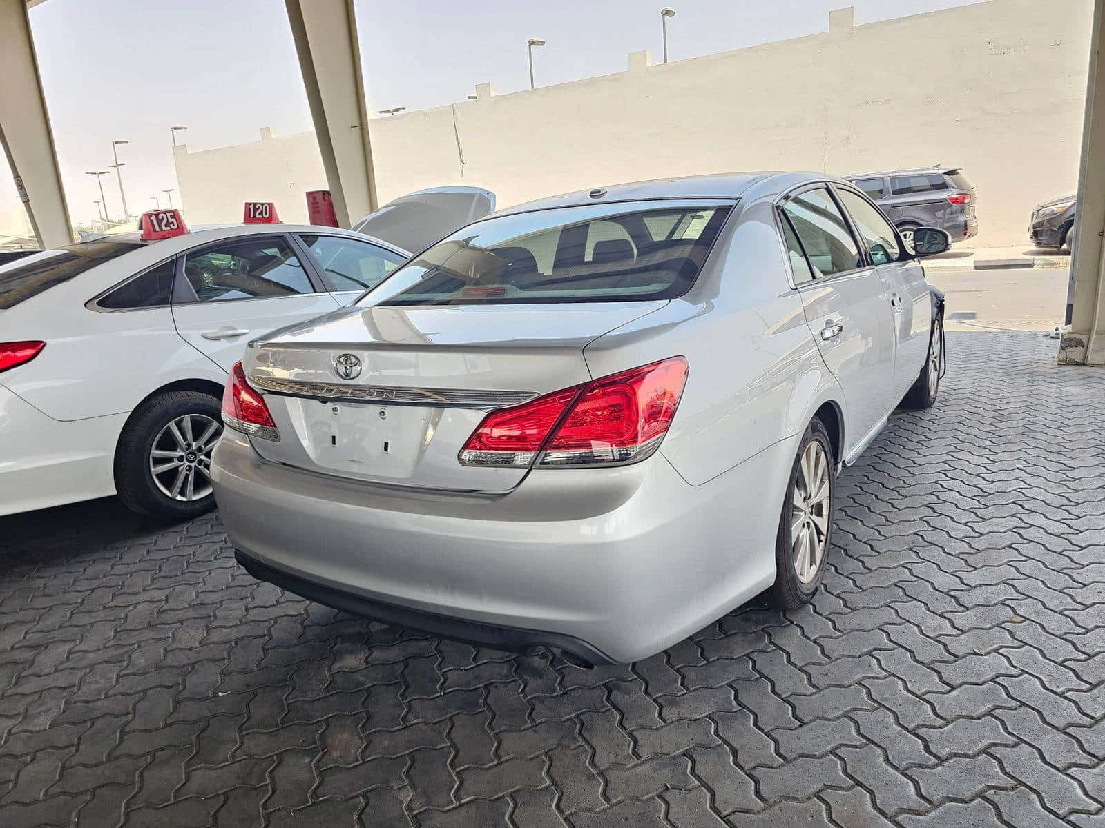 TOYOTA AVALON 2012 thumbnail 2