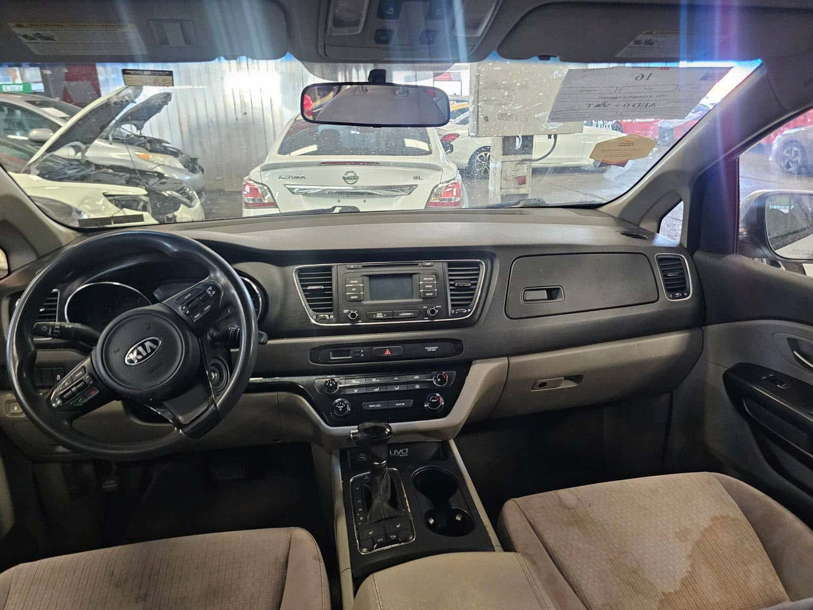 Kia Sedona 2016 thumbnail 7