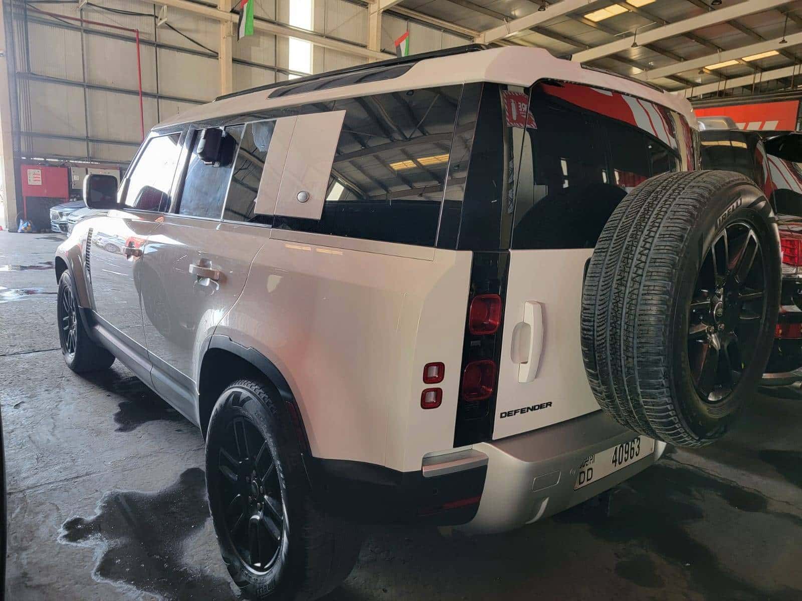 Land Rover DEFENDER S 2024 thumbnail 5
