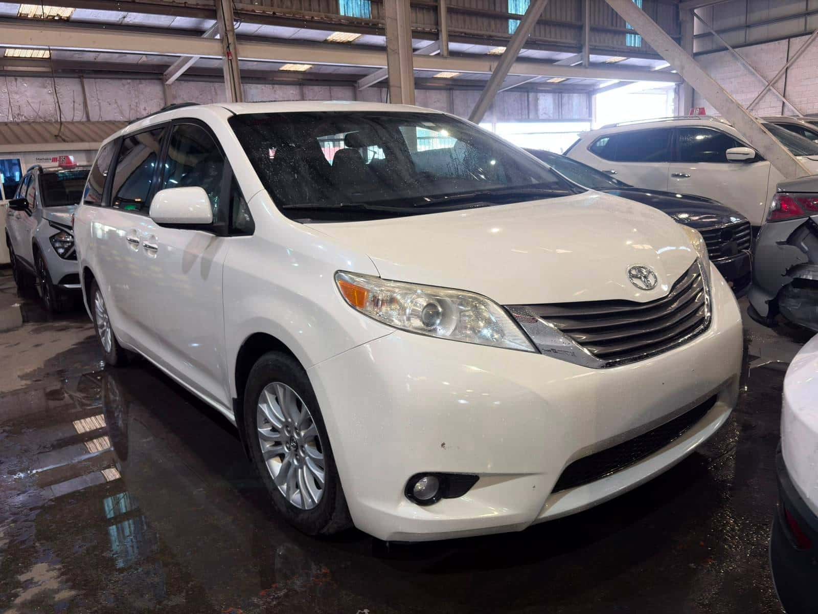 TOYOTA SIENNA 2015 thumbnail 5