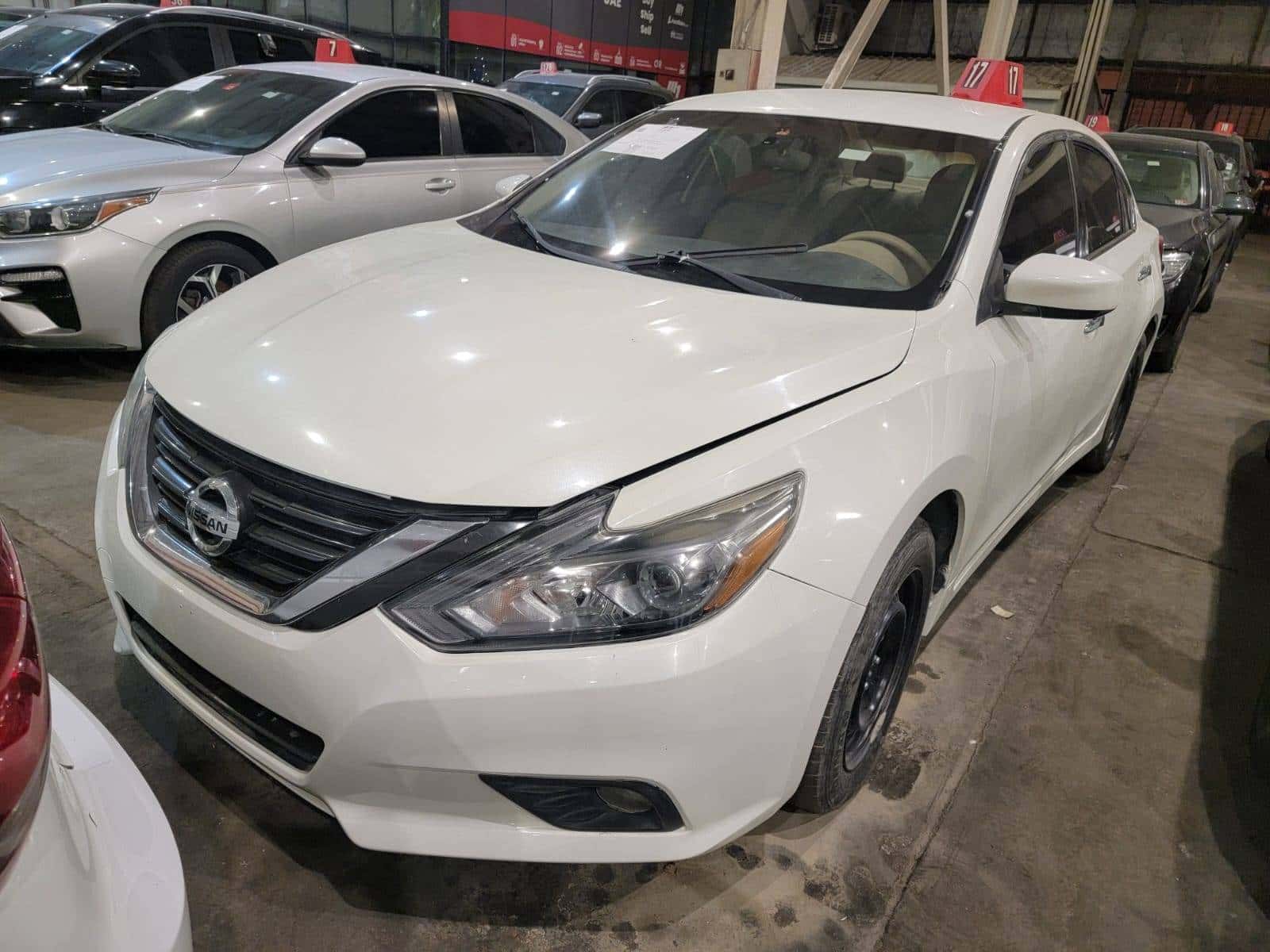 Nissan Altima 2018 thumbnail 2