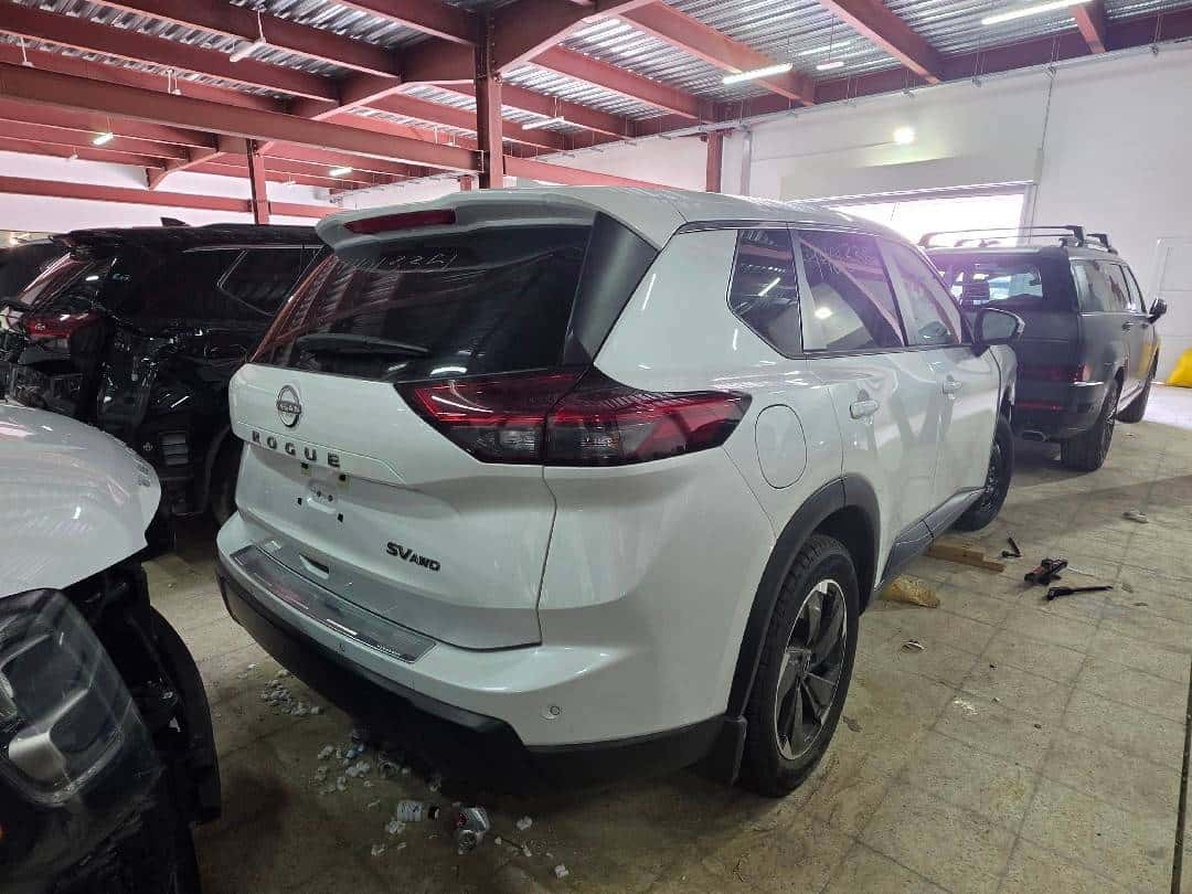 Nissan Rogue 2024 thumbnail 1