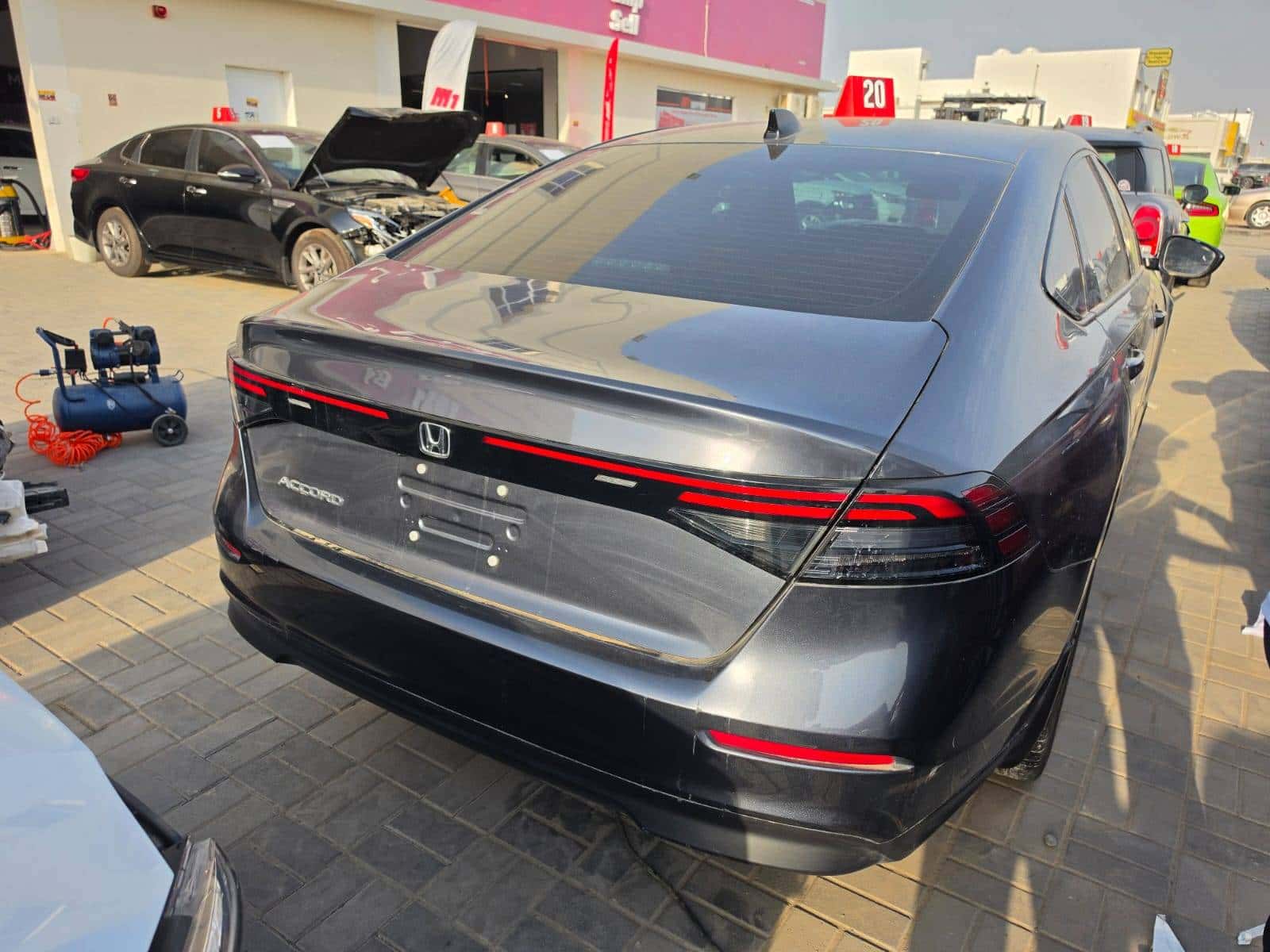Honda Accord 2025 thumbnail 1