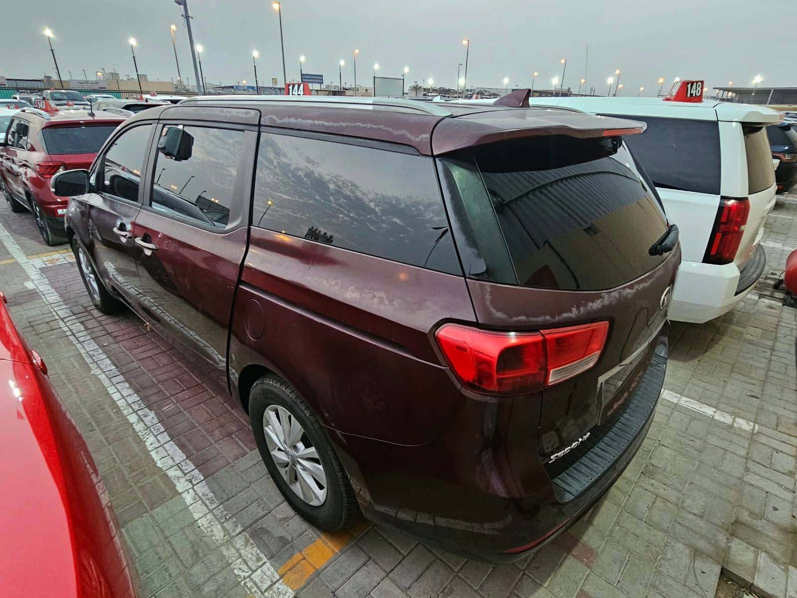 Kia Sedona 2017 thumbnail 6