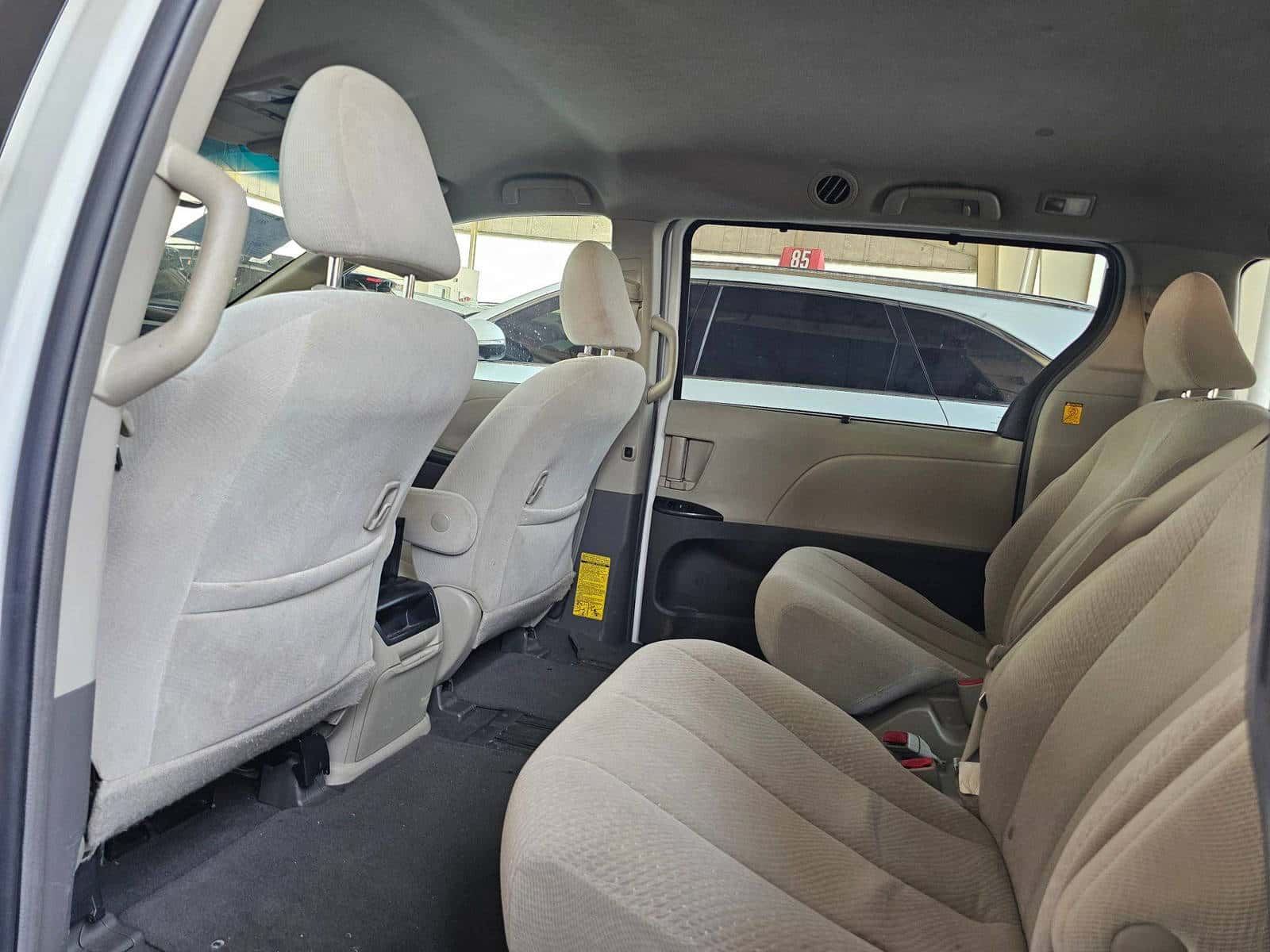 Toyota Sienna 2011 thumbnail 5