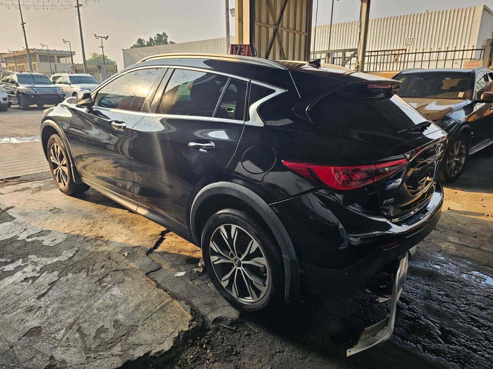 INFINITI QX30 2017 thumbnail 3