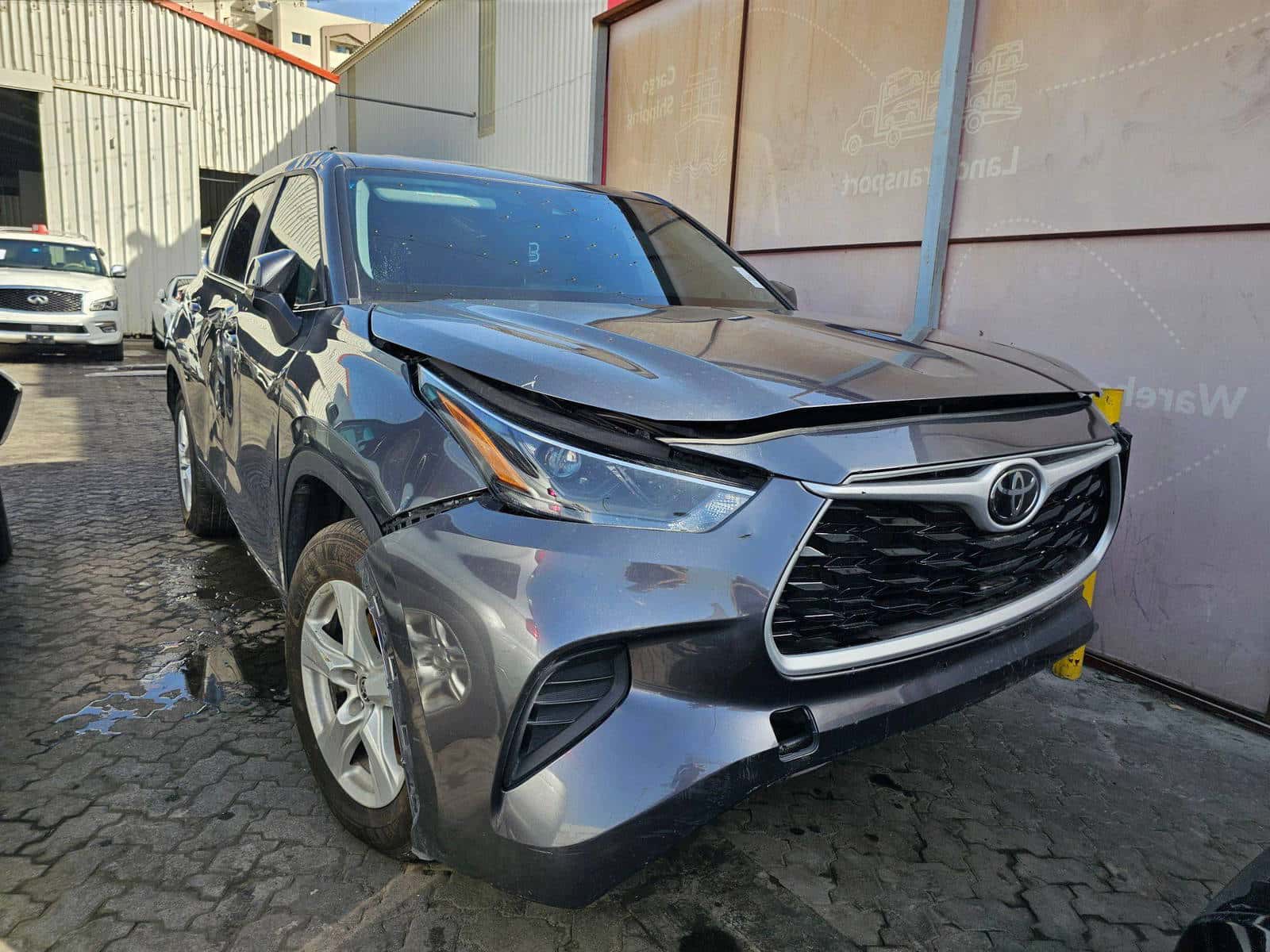 Toyota Highlander 2023 thumbnail 3