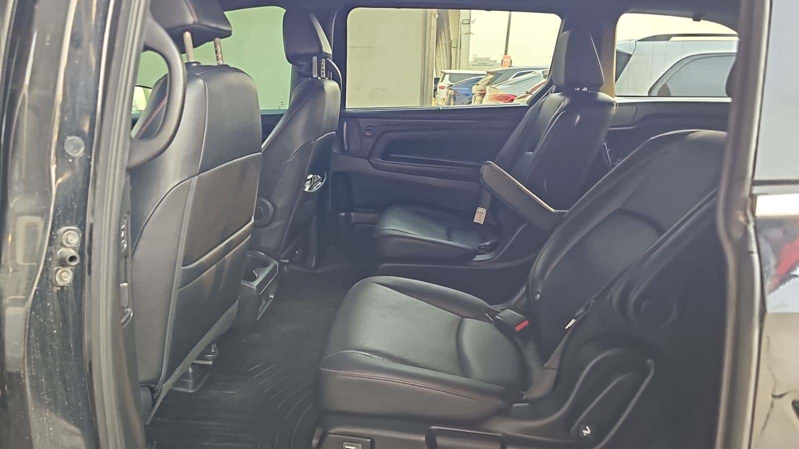 Honda Odyssey 2023 thumbnail 6