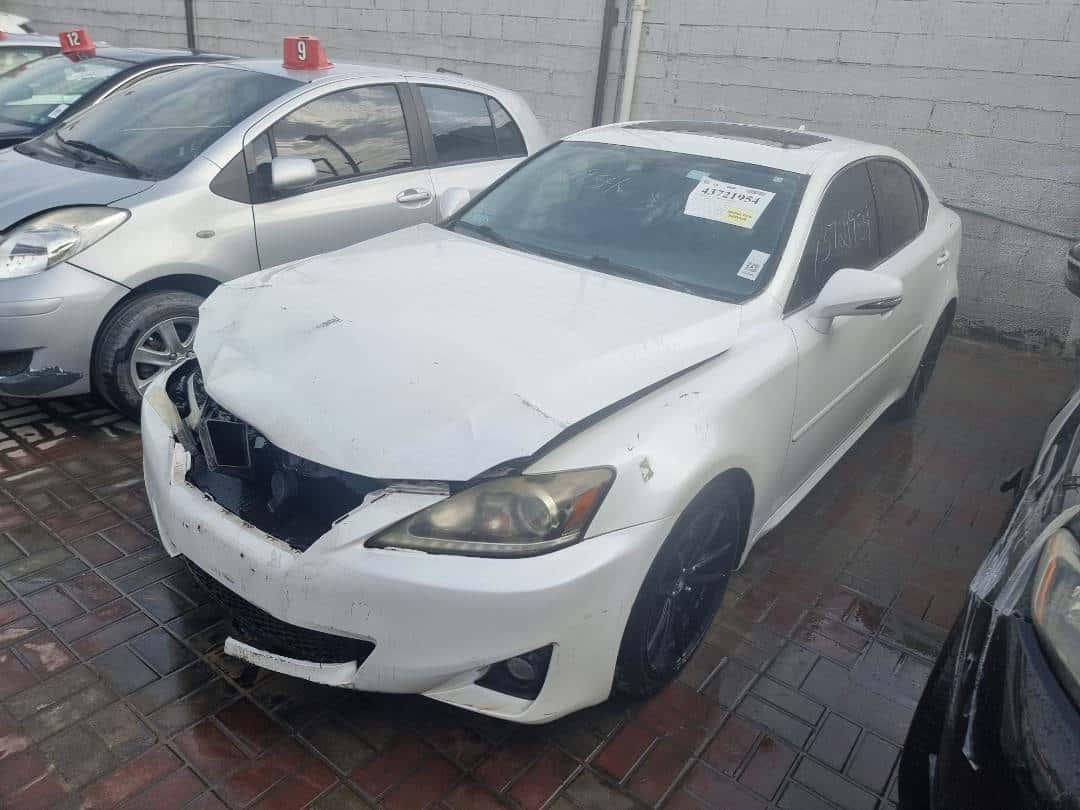 Lexus IS 250 2011 thumbnail 3