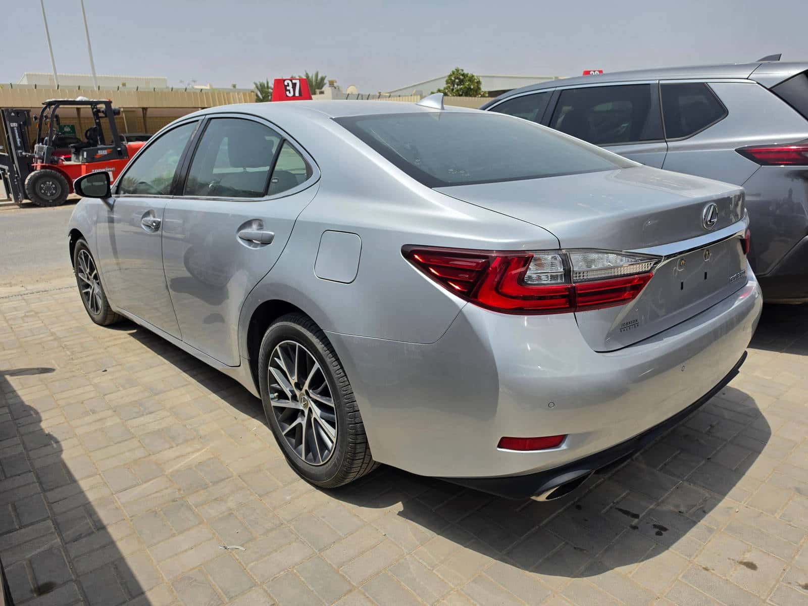 Lexus ES 350 2017 thumbnail 5