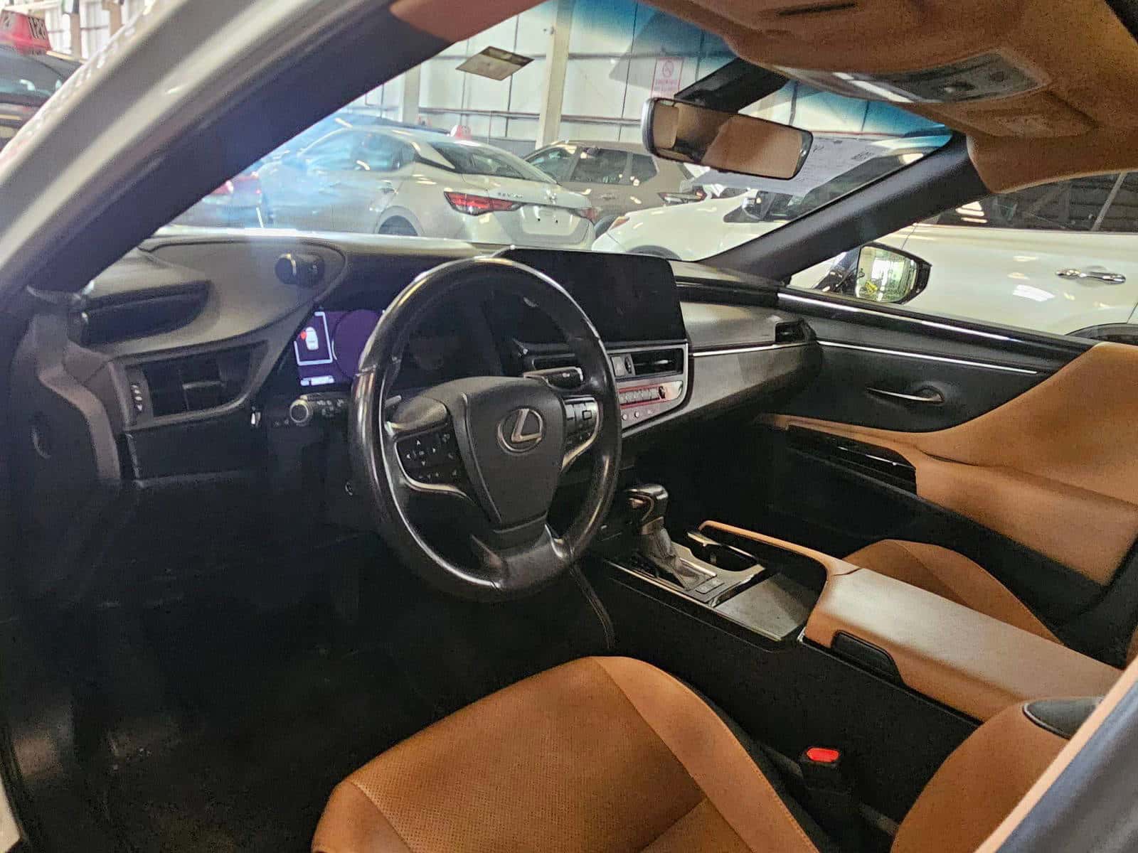 Lexus ES 300H 2023 thumbnail 7