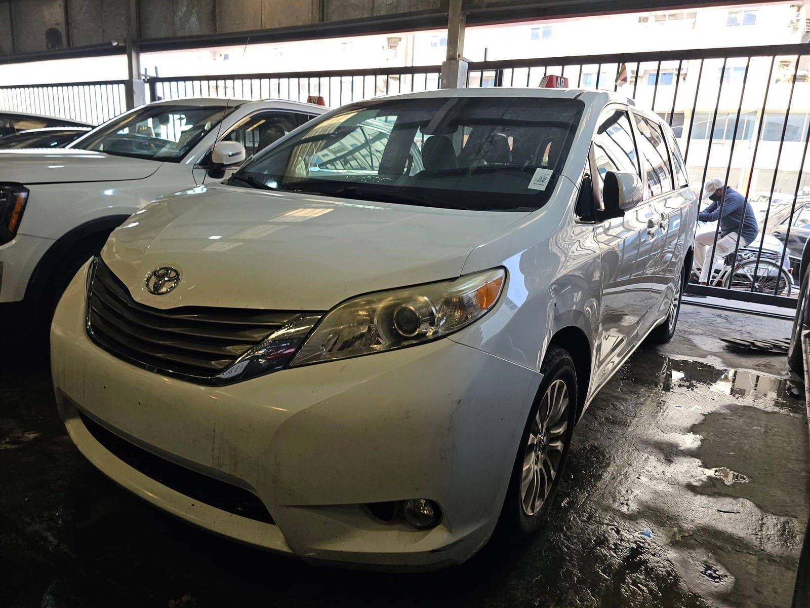 TOYOTA SIENNA 2012 view 2