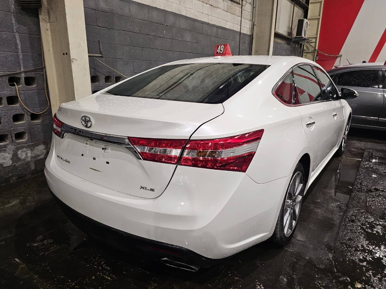 TOYOTA AVALON 2015 vehicle photo
