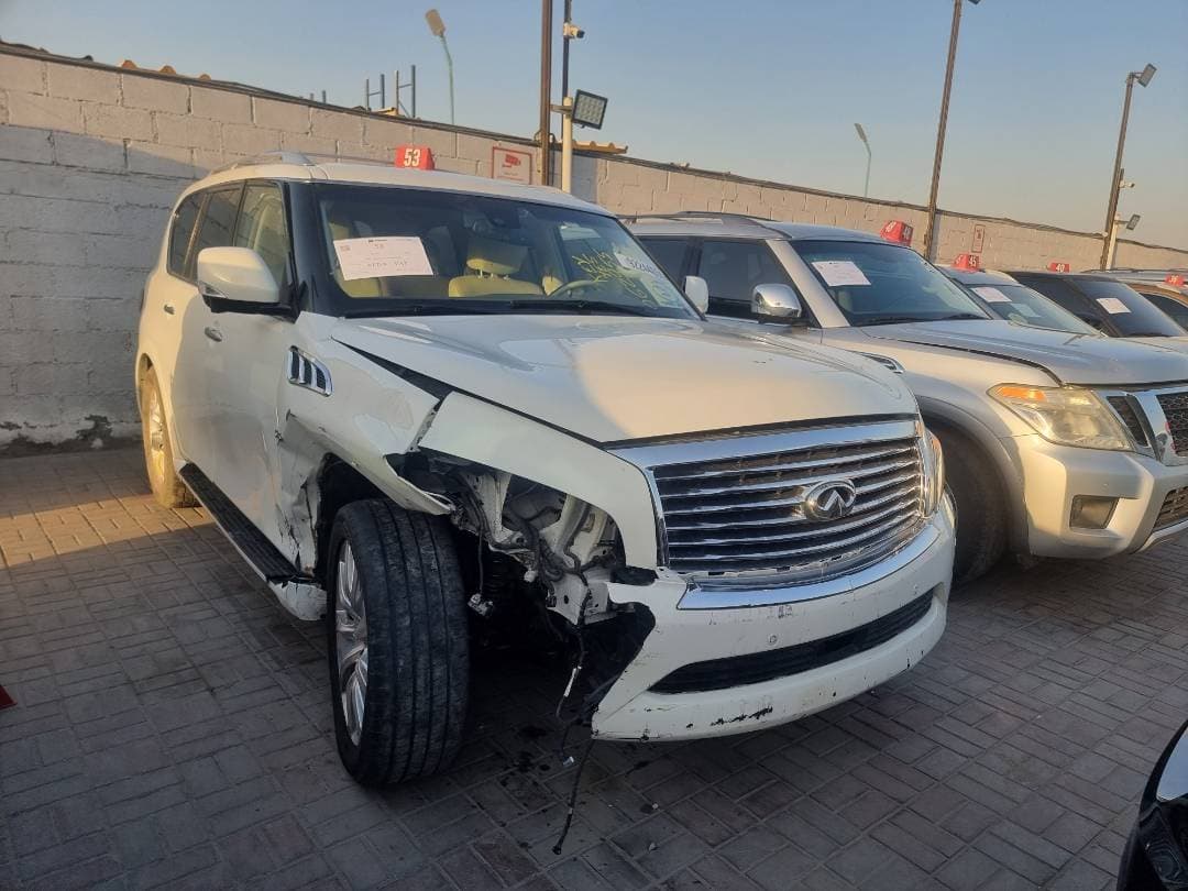 INFINITI QX80 2014 view 2