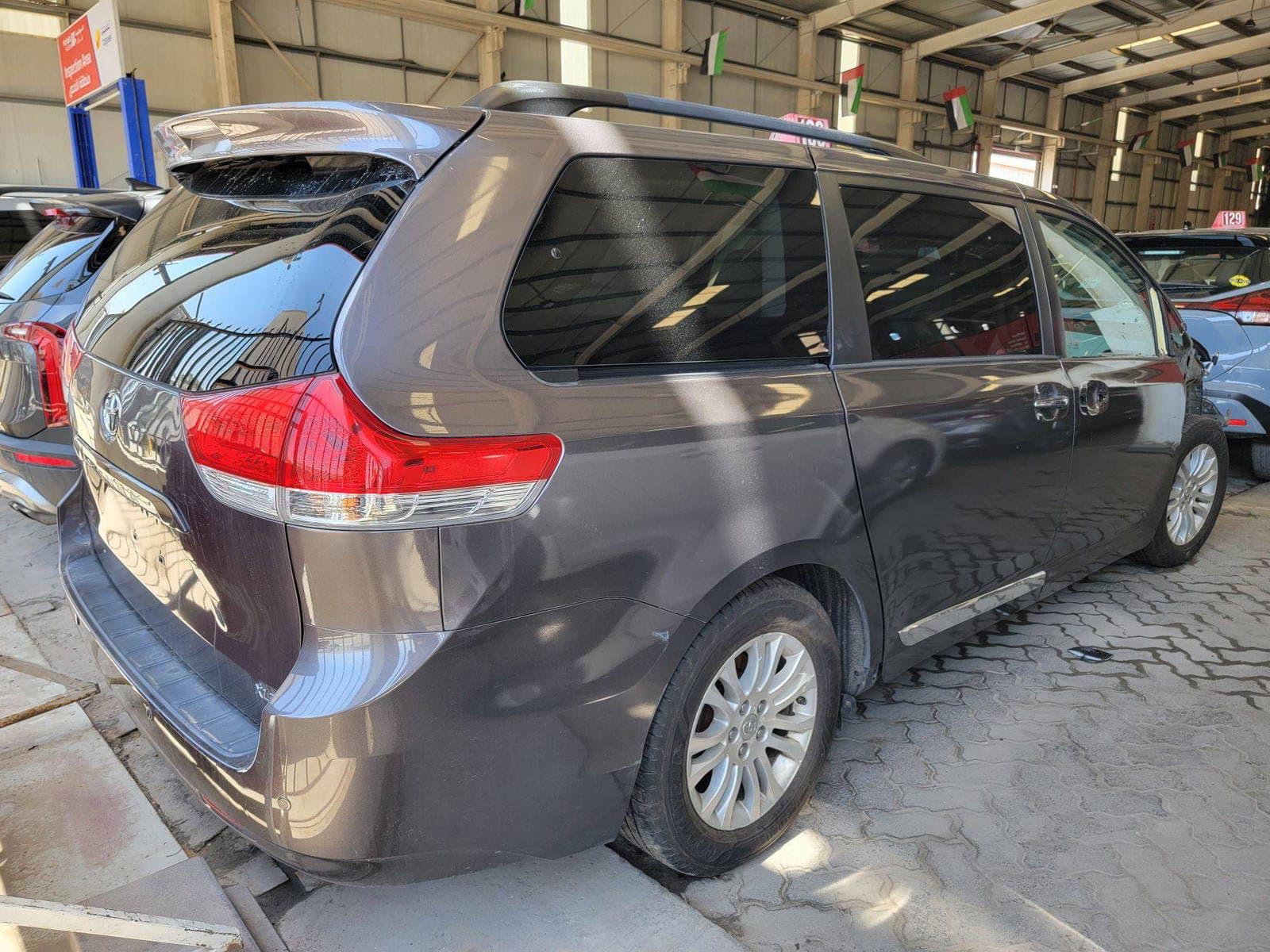 TOYOTA SIENNA 2013 view 2