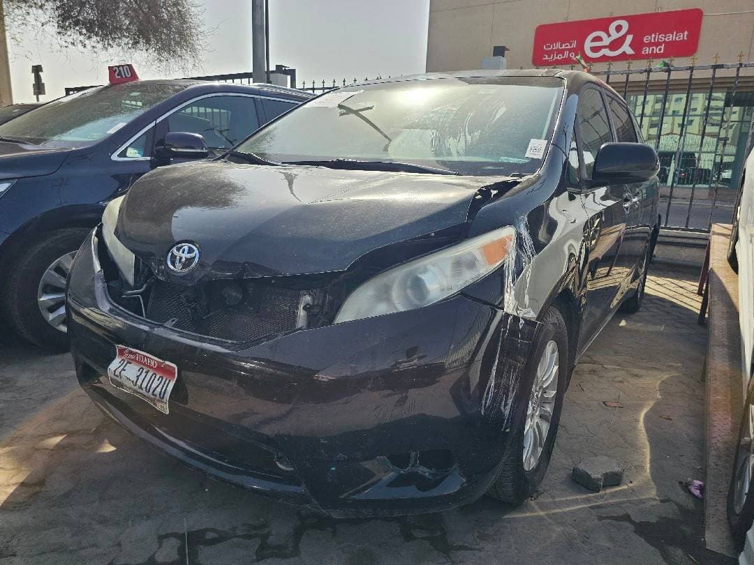 TOYOTA SIENNA 2013 vehicle photo
