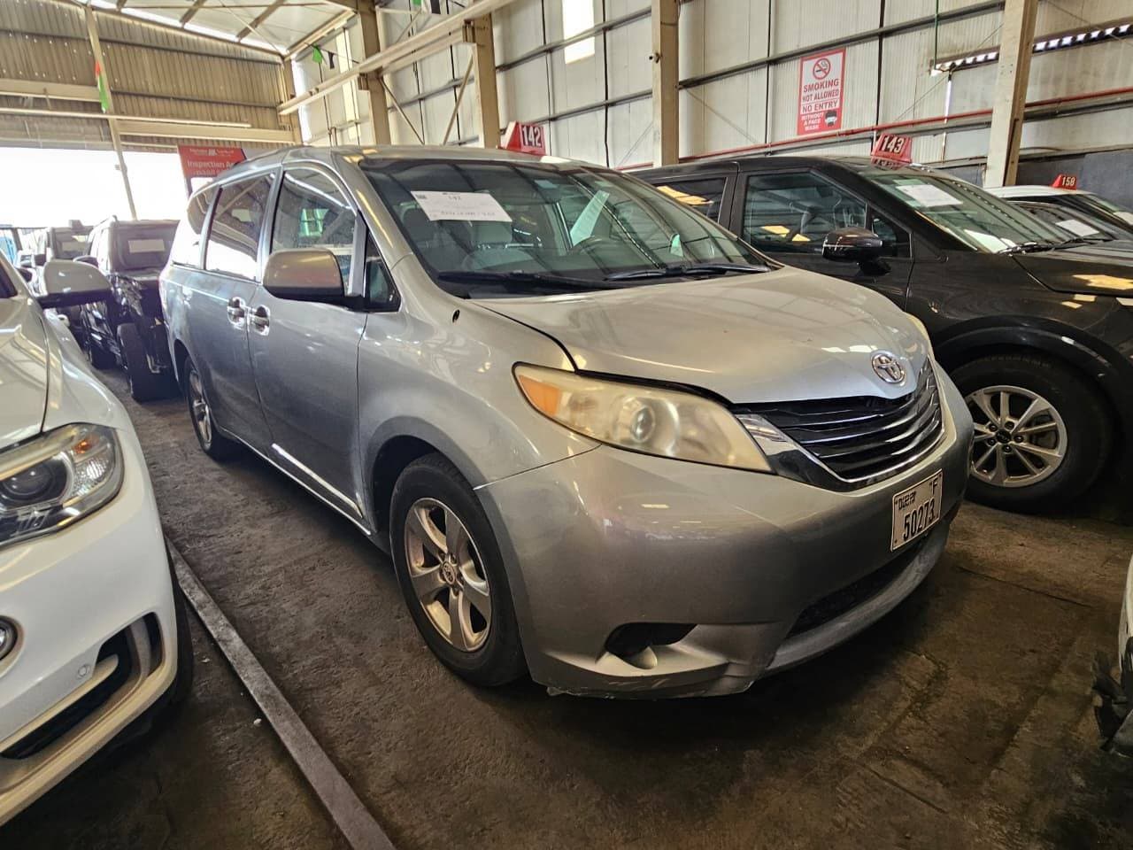 TOYOTA SIENNA 2011 vehicle photo