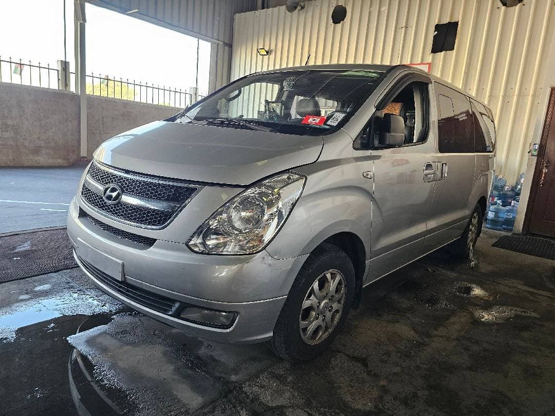 HYUNDAI GRAND STAREX 2010 vehicle photo