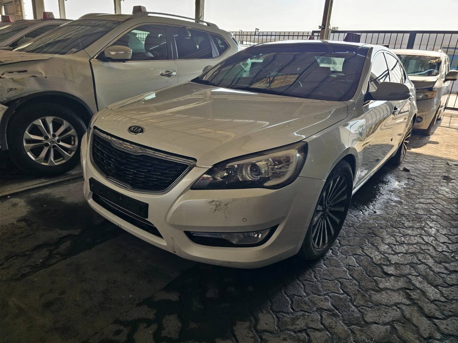 KIA K7 2013 vehicle photo