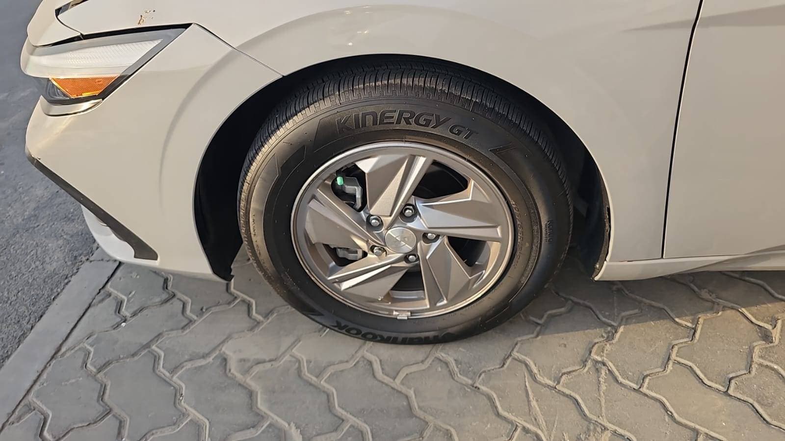 HYUNDAI ELANTRA 2025 view 2