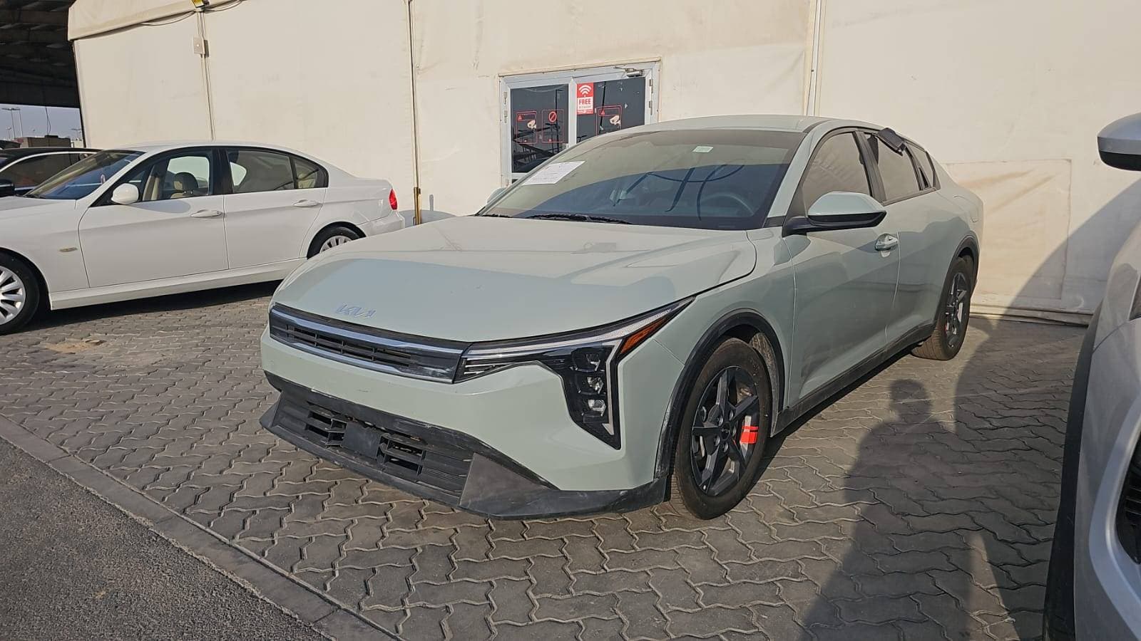 KIA K4 2025 vehicle photo