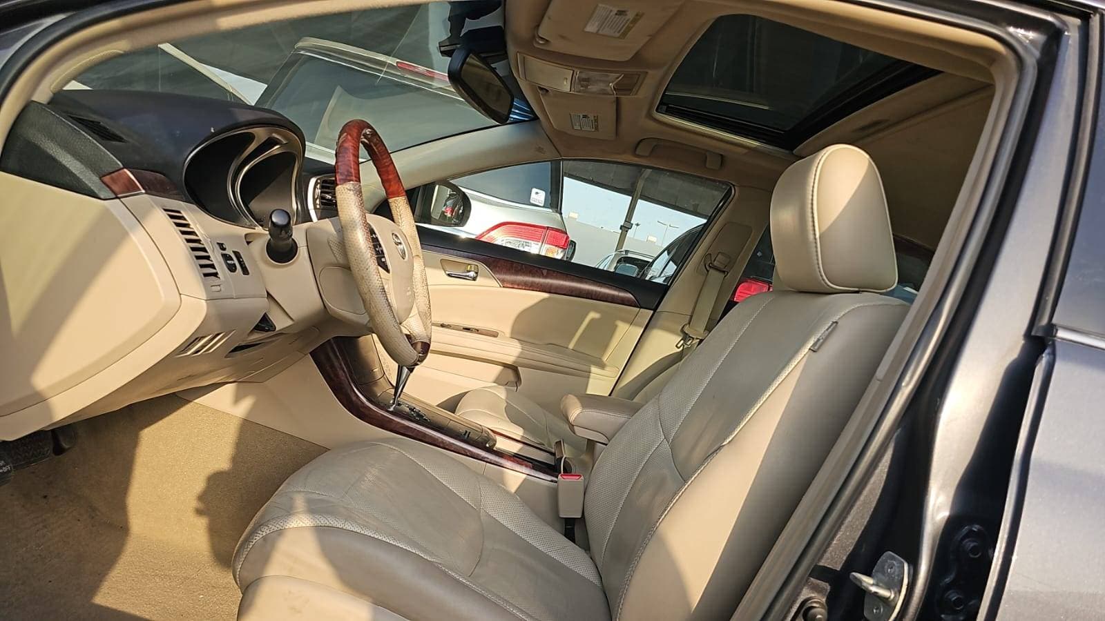 TOYOTA AVALON 2011 view 9