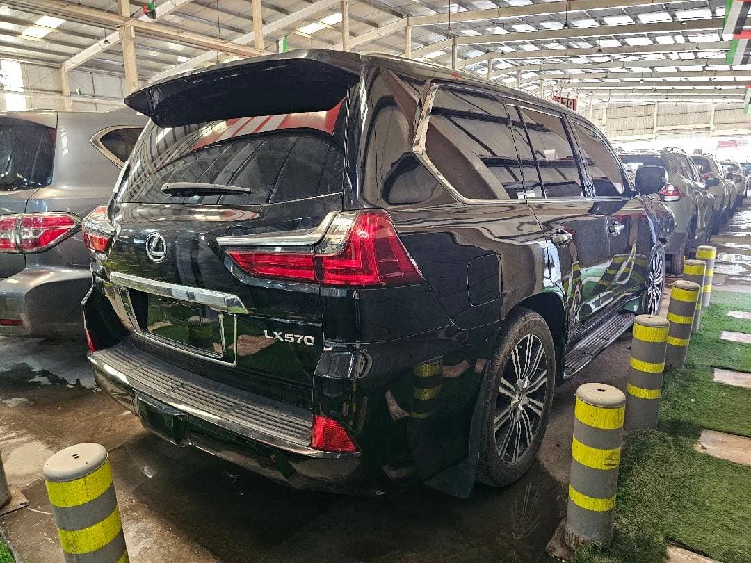 LEXUS LX 570 2019 vehicle photo