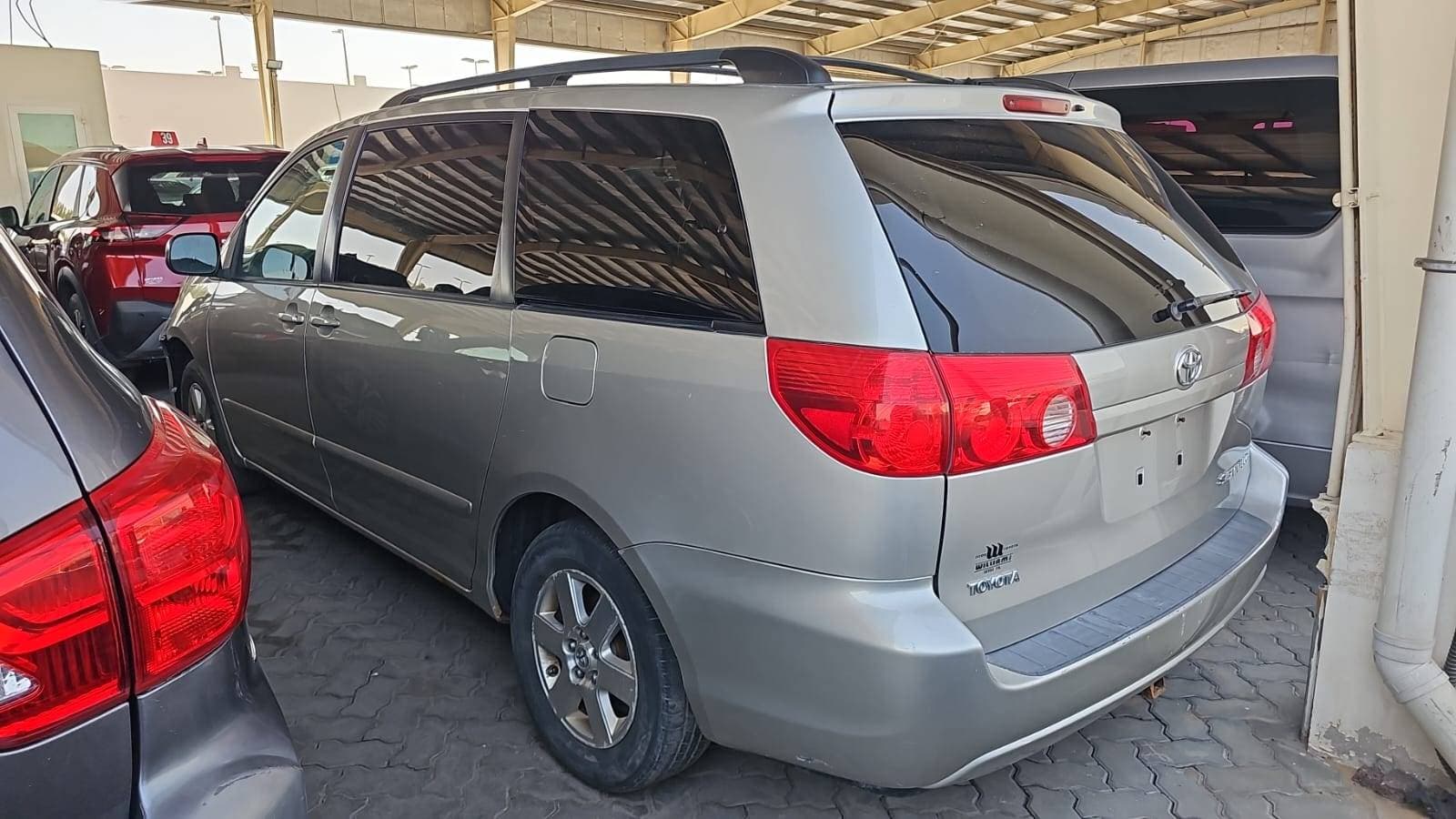 TOYOTA SIENNA 2009 vehicle photo