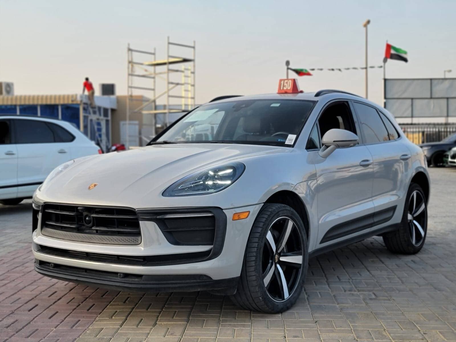 PORSCHE MACAN 2024 view 2