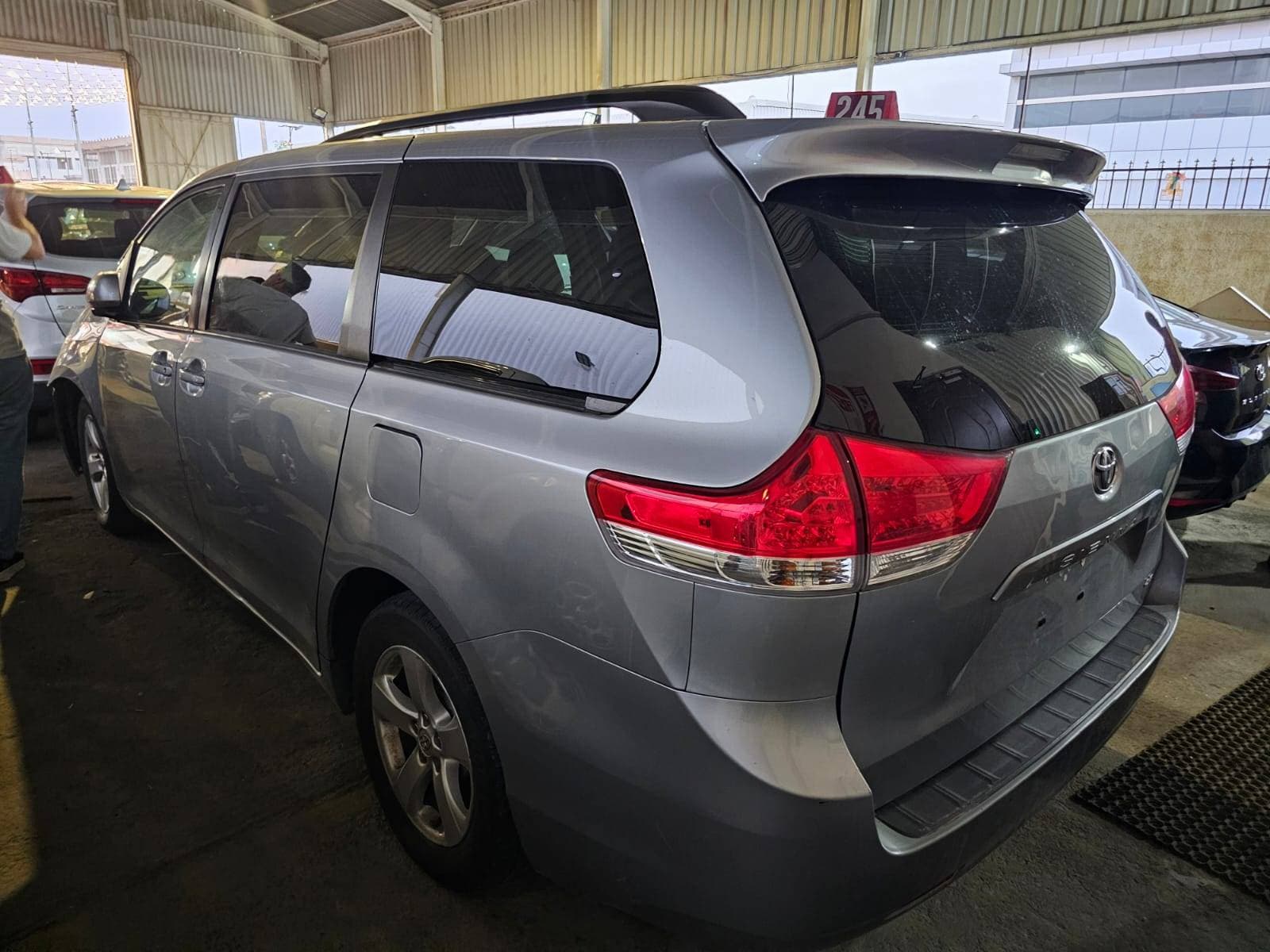 TOYOTA SIENNA 2014 view 2