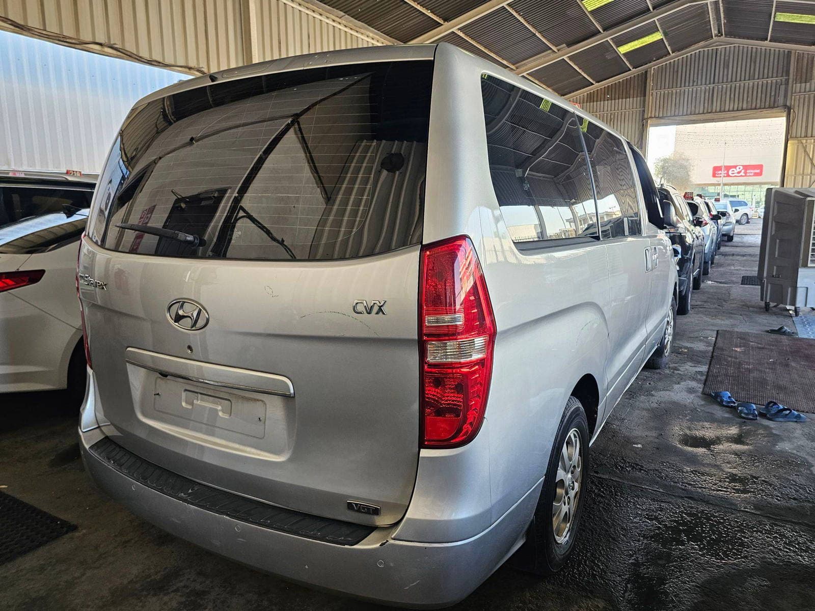 HYUNDAI GRAND STAREX 2010 view 3