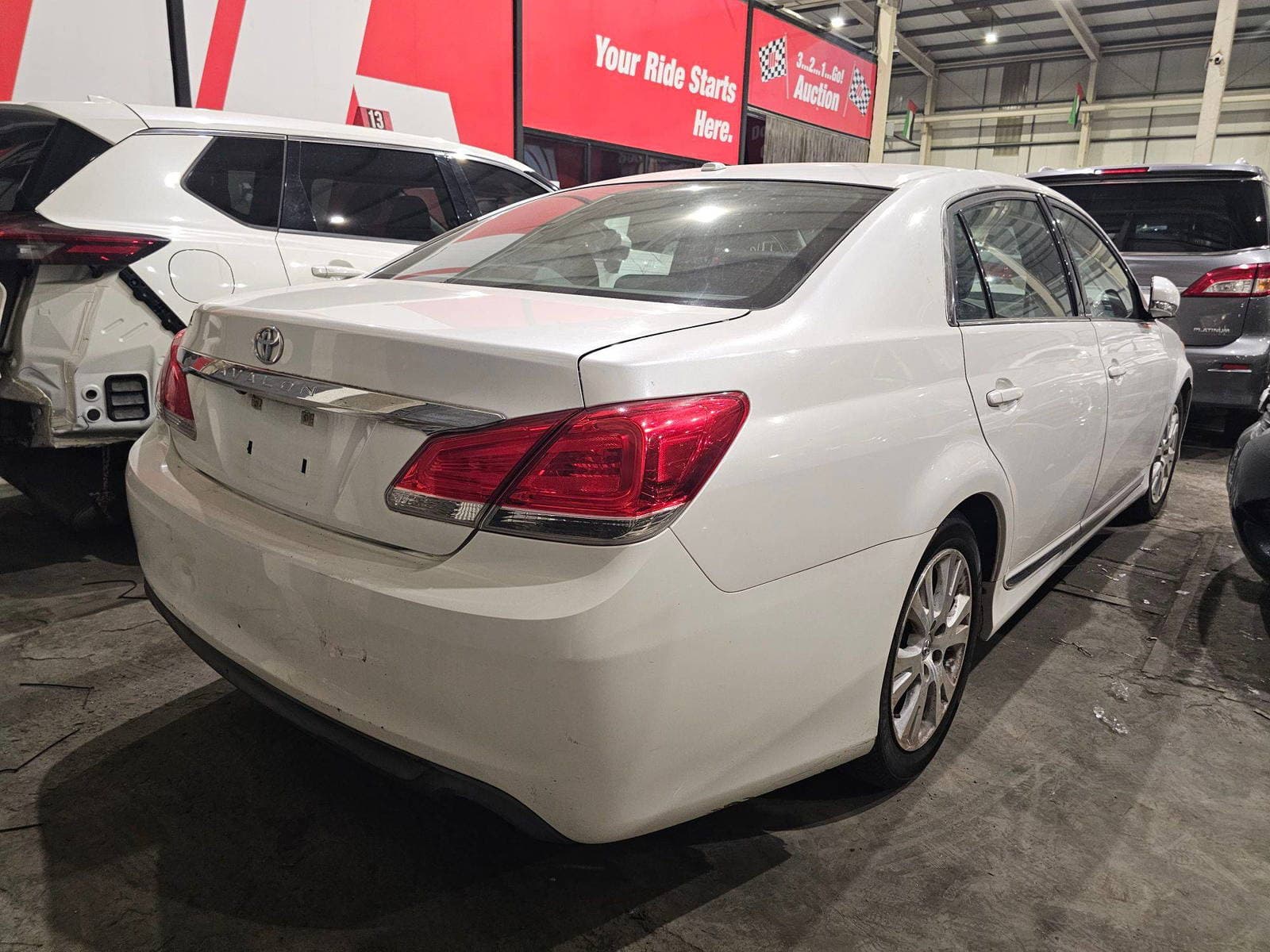 TOYOTA AVALON 2012 view 2