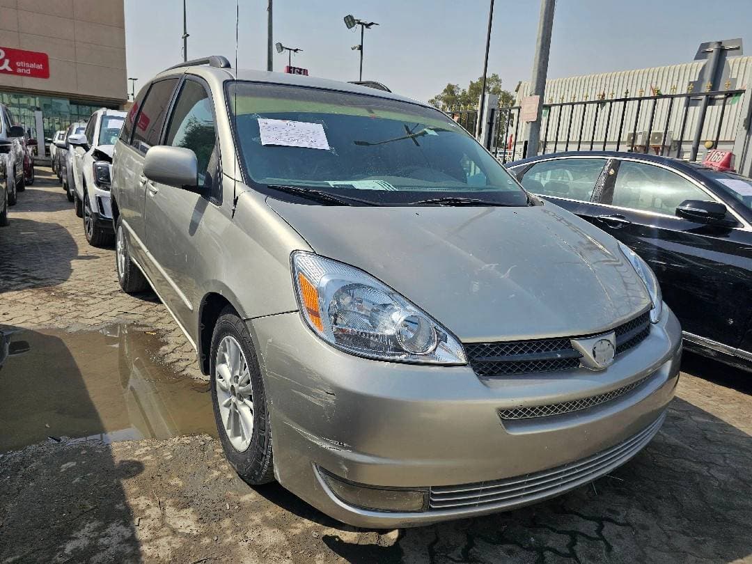 TOYOTA SIENNA 2005 vehicle photo