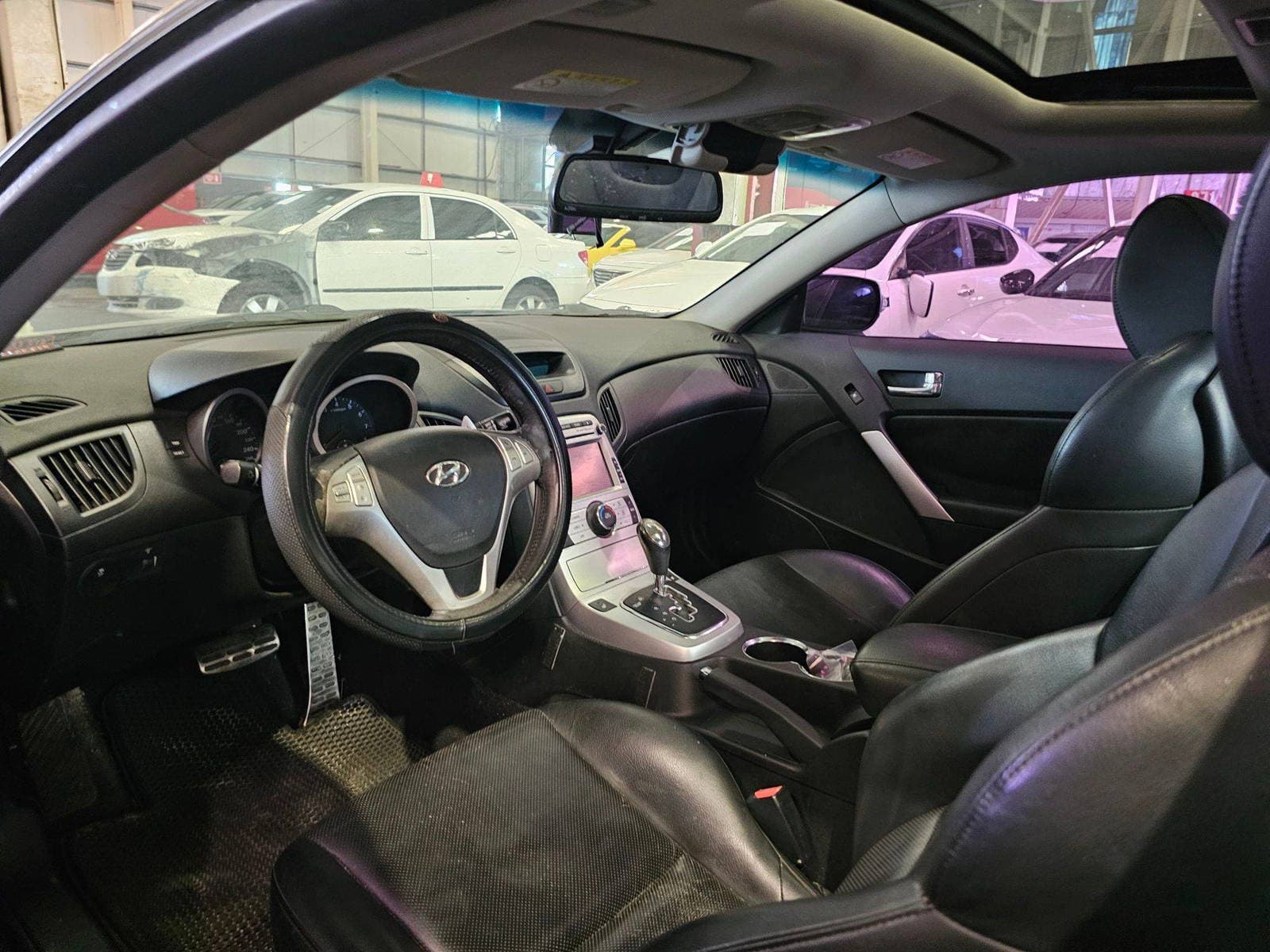 HYUNDAI GENESIS 2010 view 6