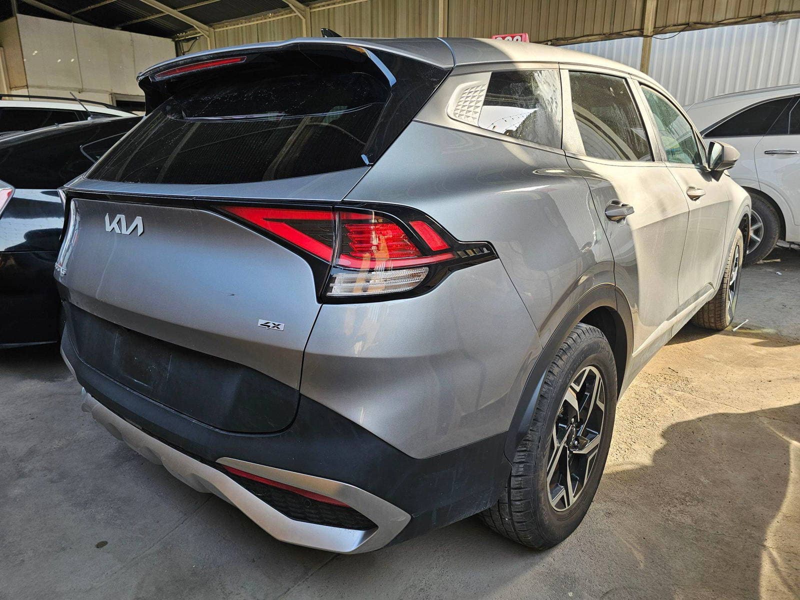 KIA SPORTAGE 2023 view 2