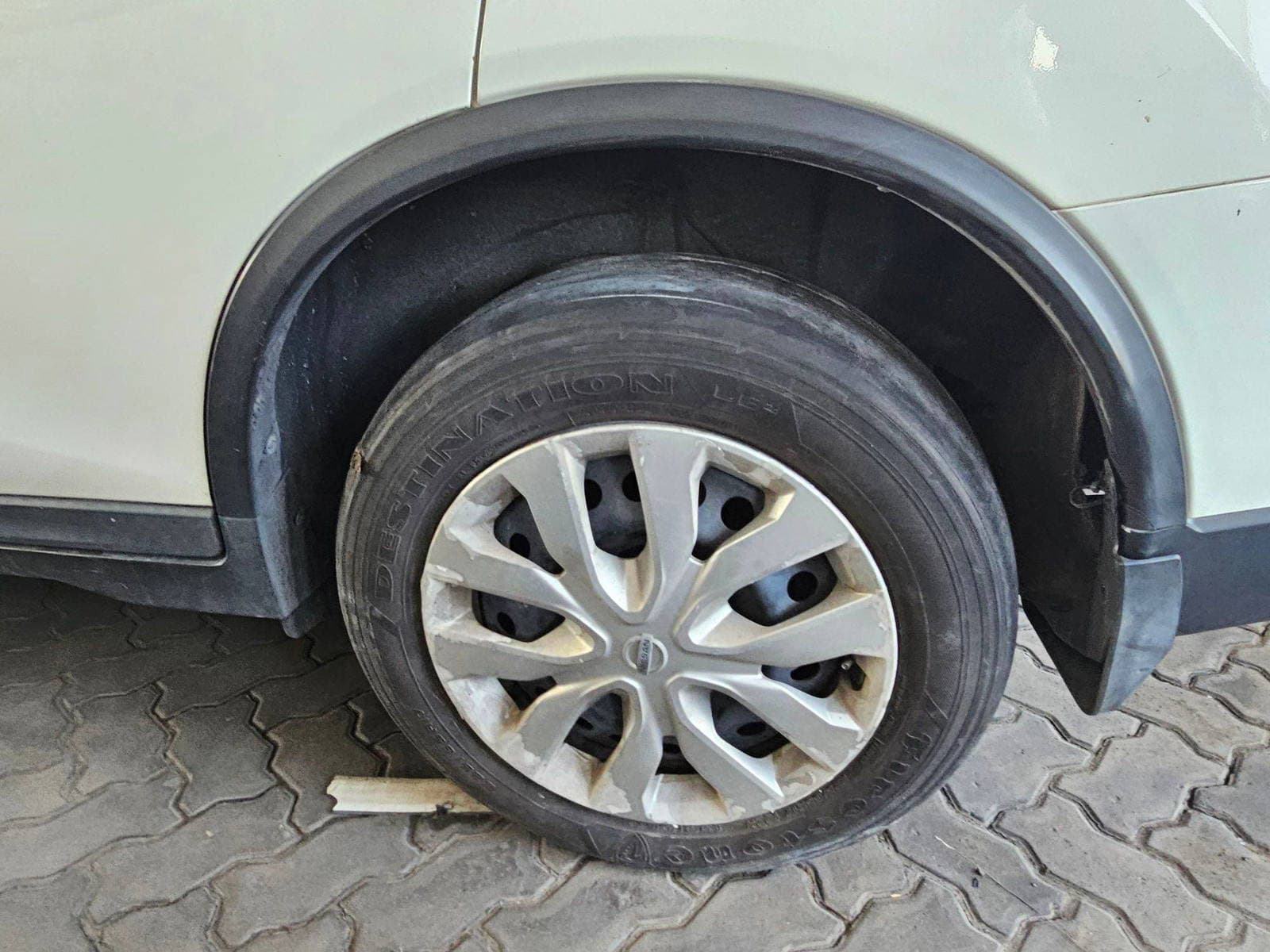NISSAN ROGUE - Exterior