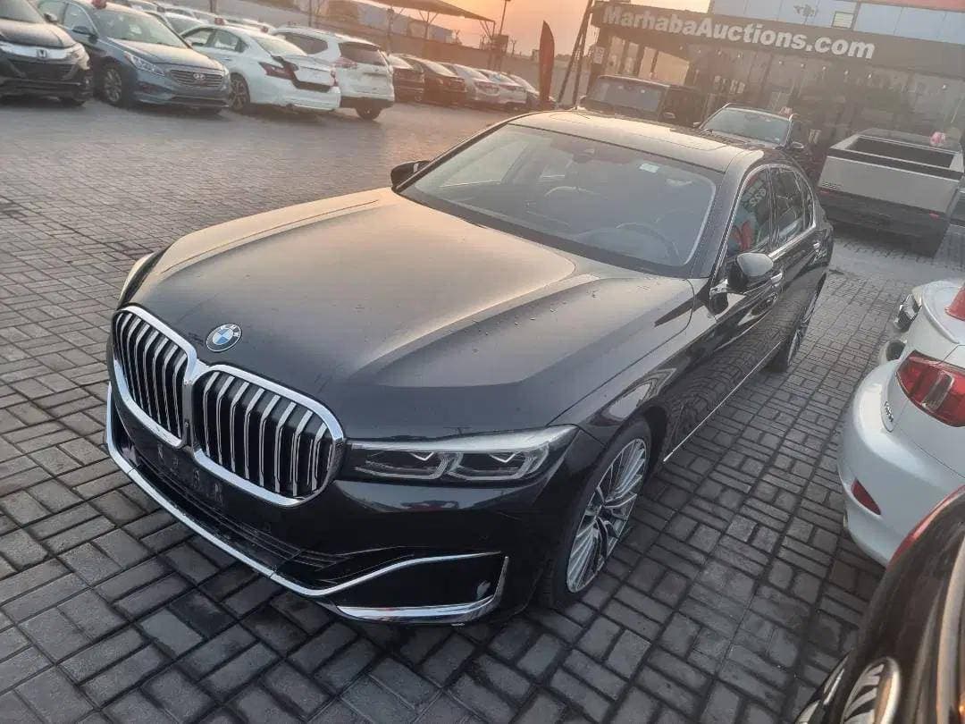 BMW 740 I 2020 vehicle photo