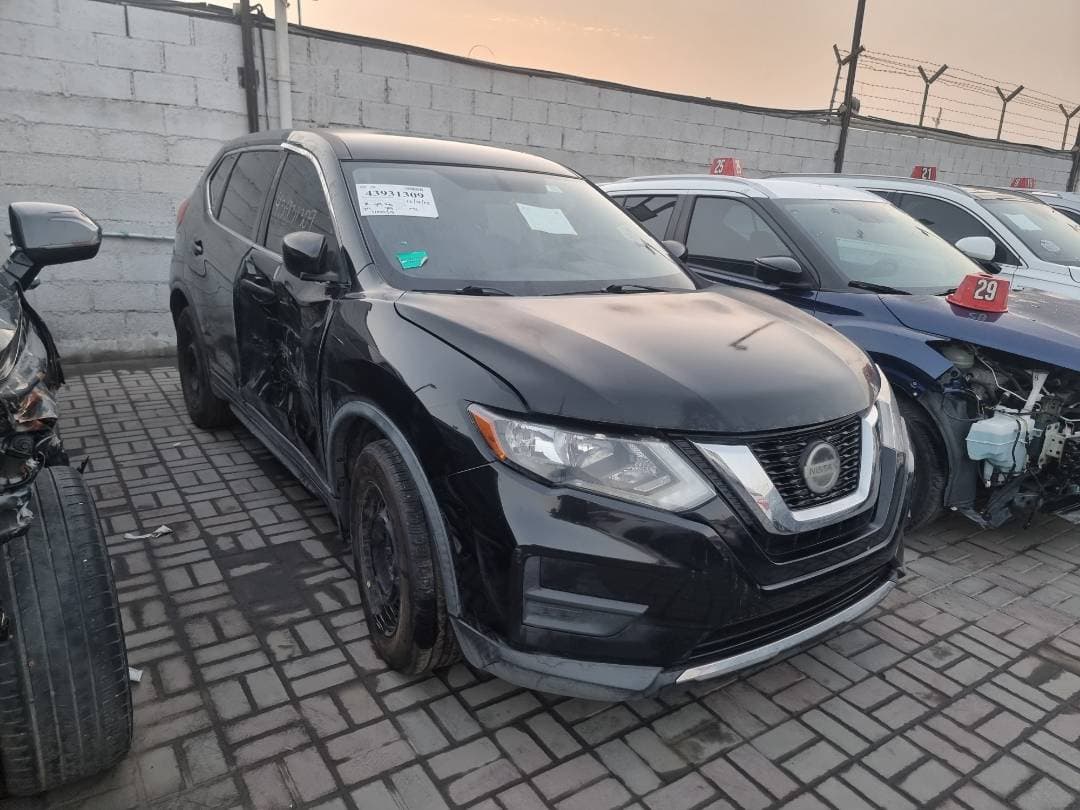 NISSAN ROGUE 2018 view 2