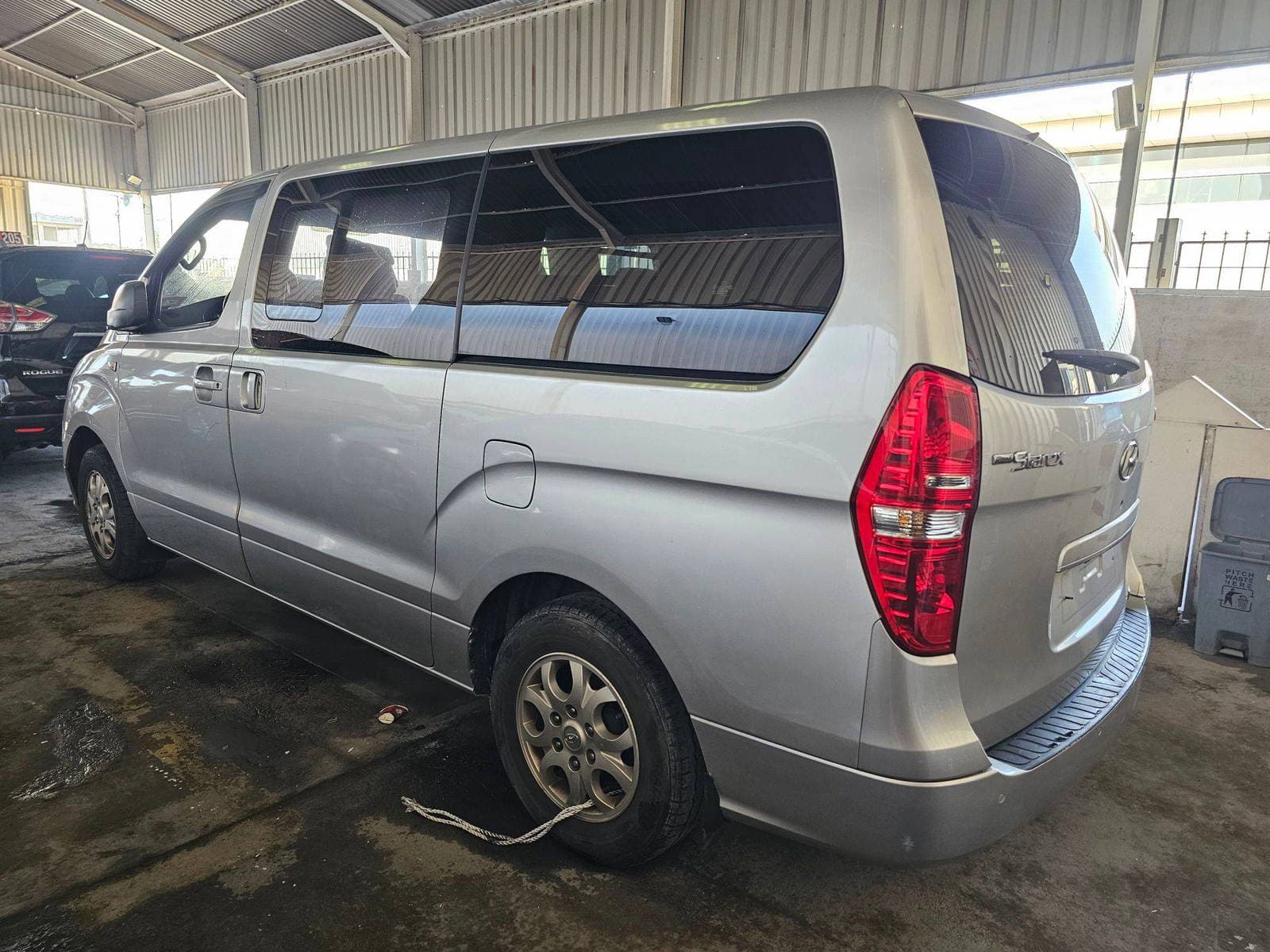 HYUNDAI GRAND STAREX 2010 view 4